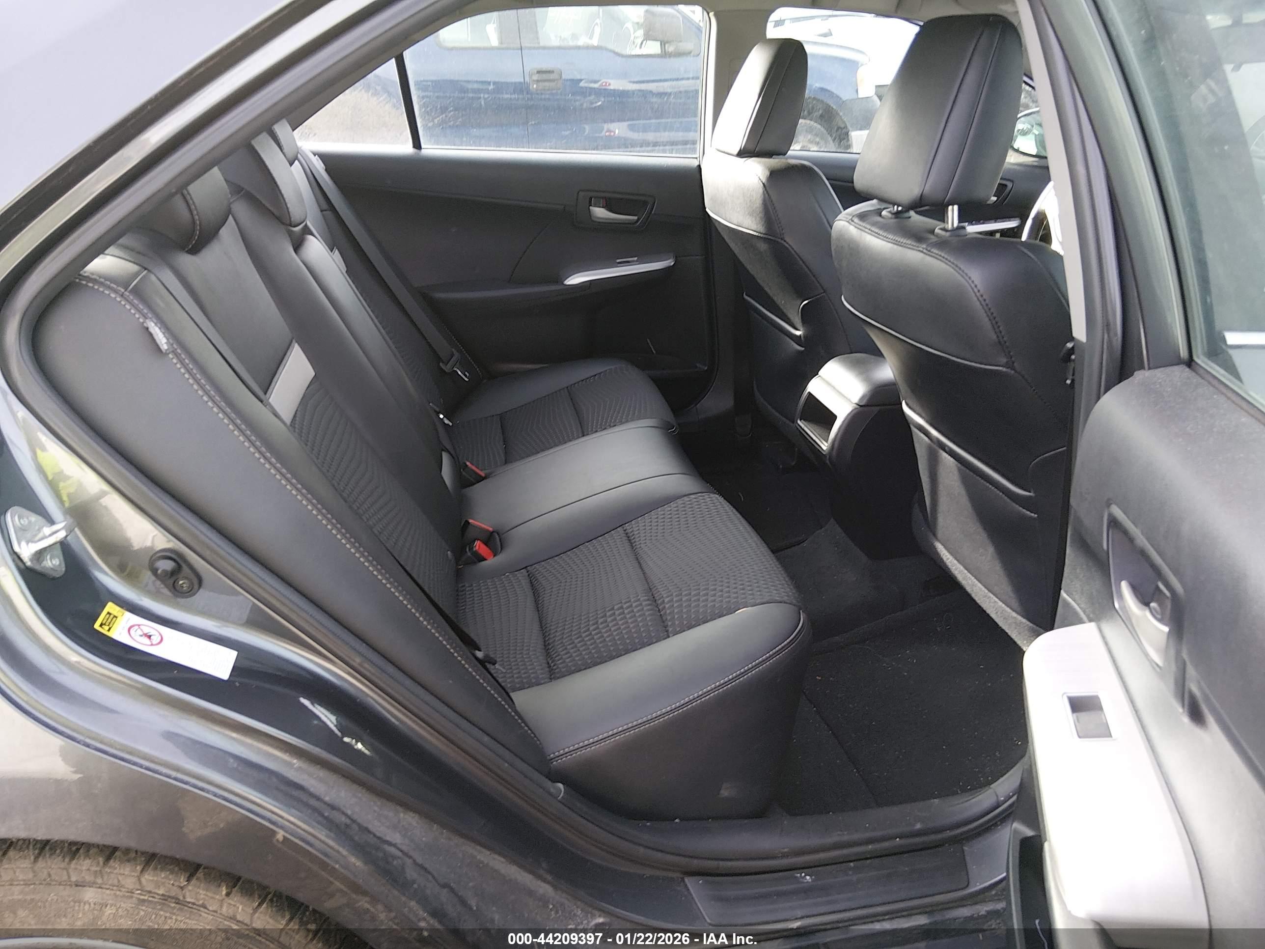 TOYOTA CAMRY image 8