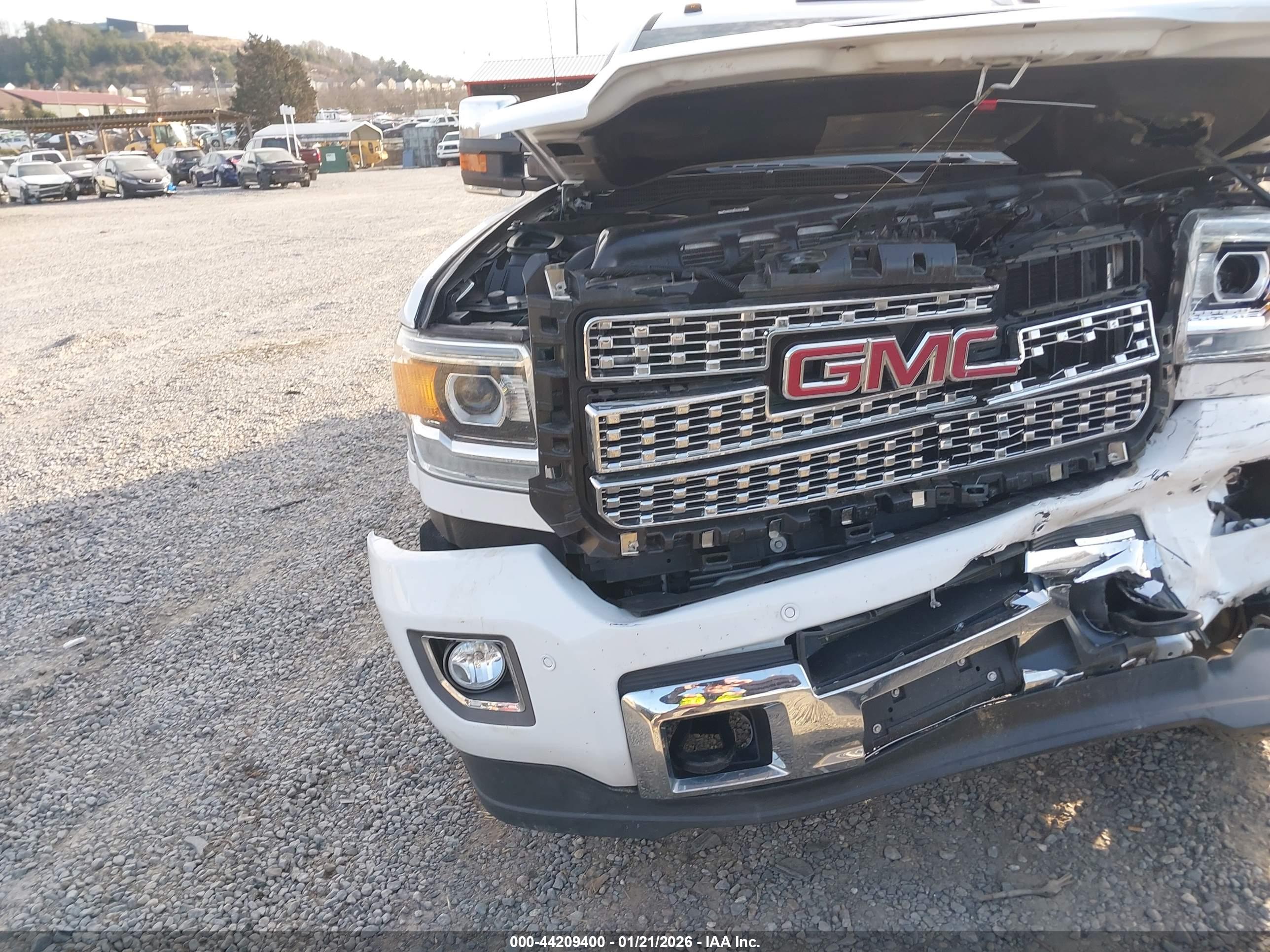 GMC SIERRA image 6