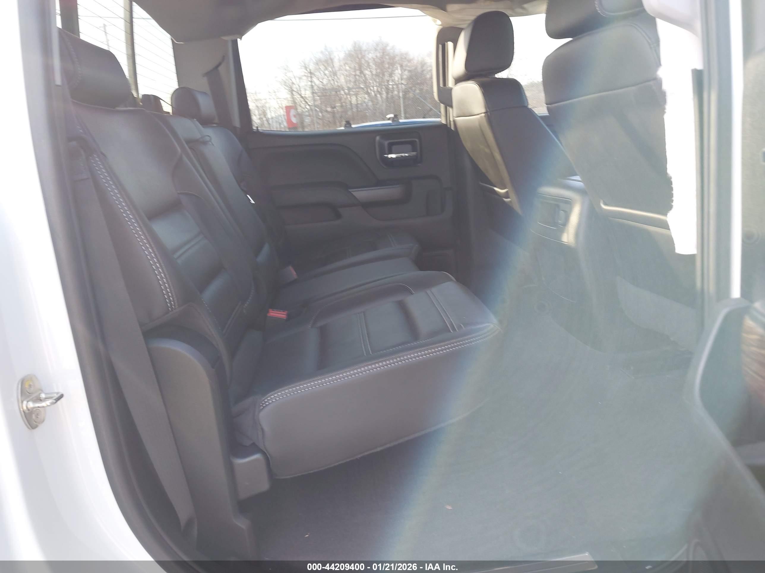 GMC SIERRA image 8