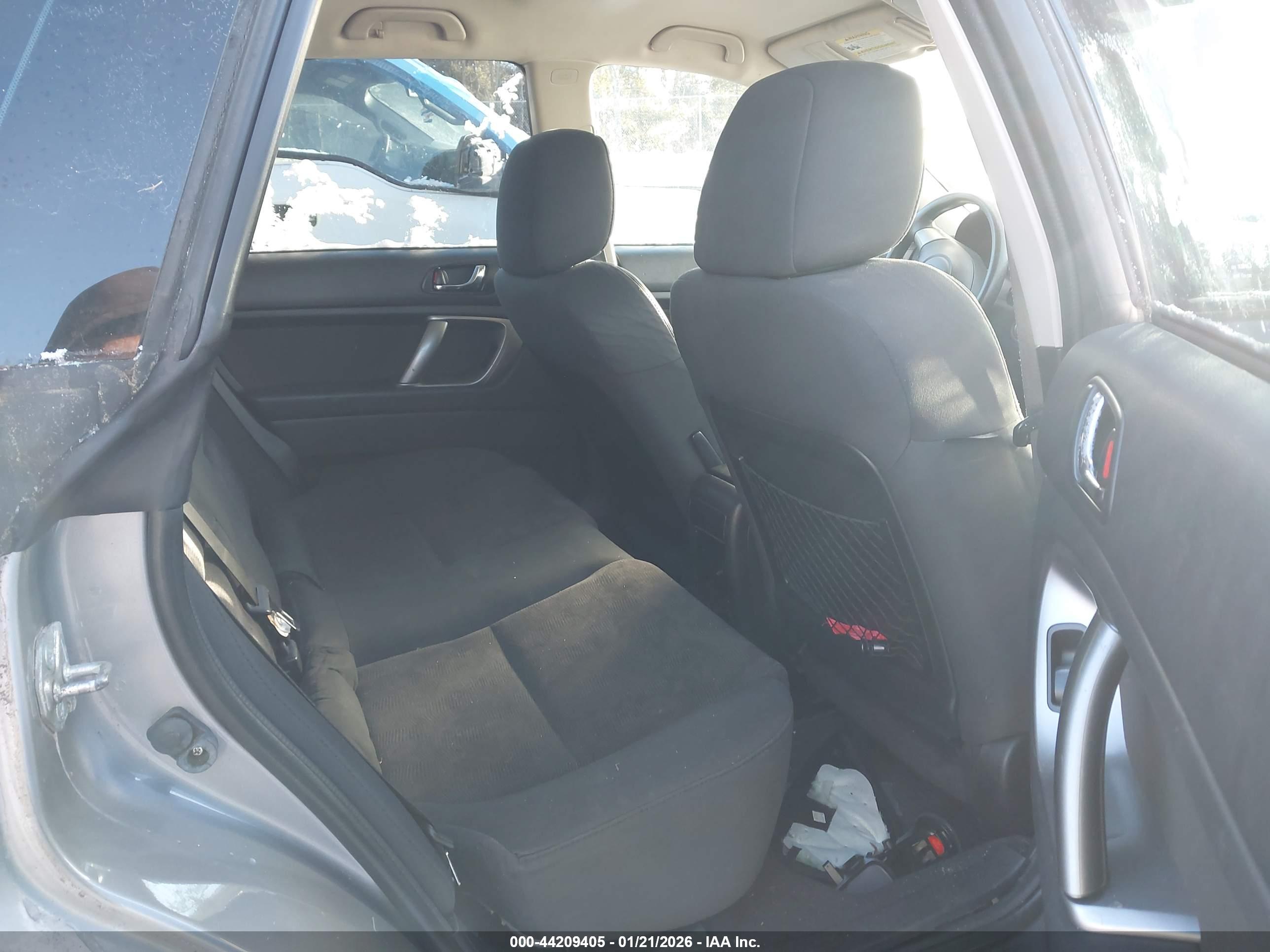 SUBARU OUTBACK image 8