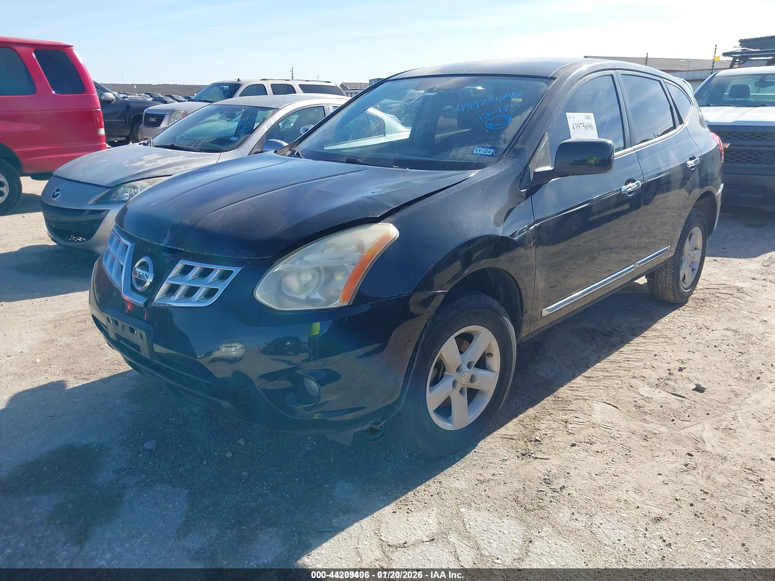 NISSAN ROGUE image 2