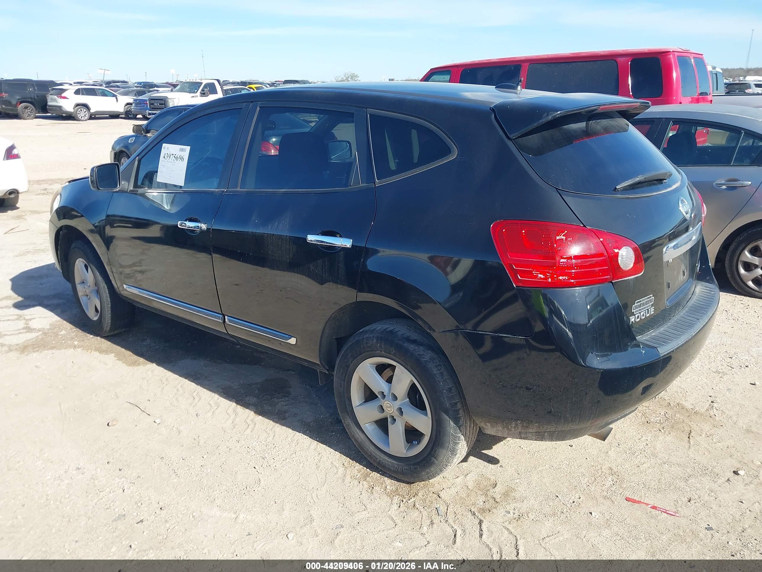 NISSAN ROGUE image 3