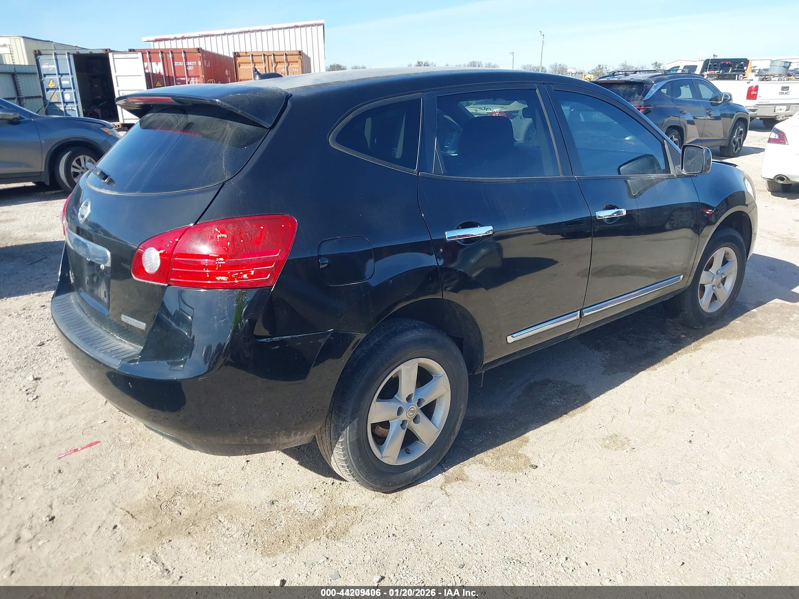 NISSAN ROGUE image 4