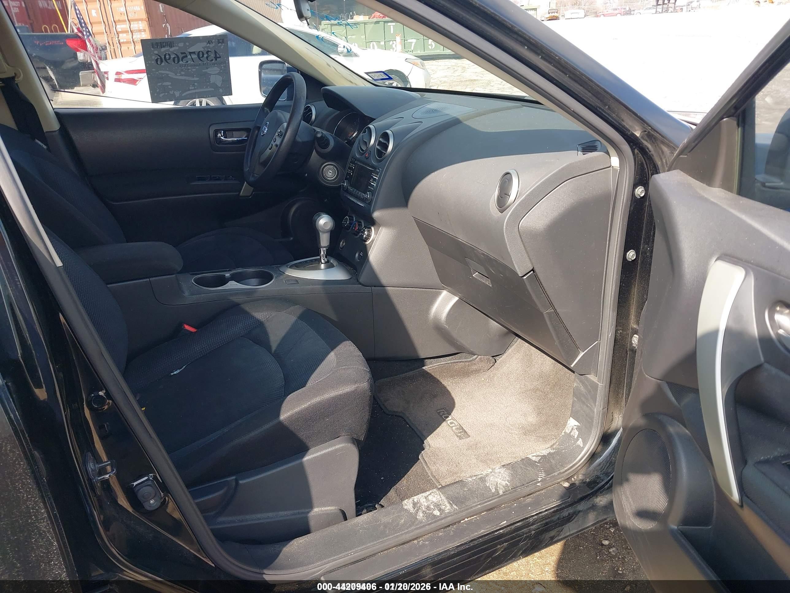 NISSAN ROGUE image 5
