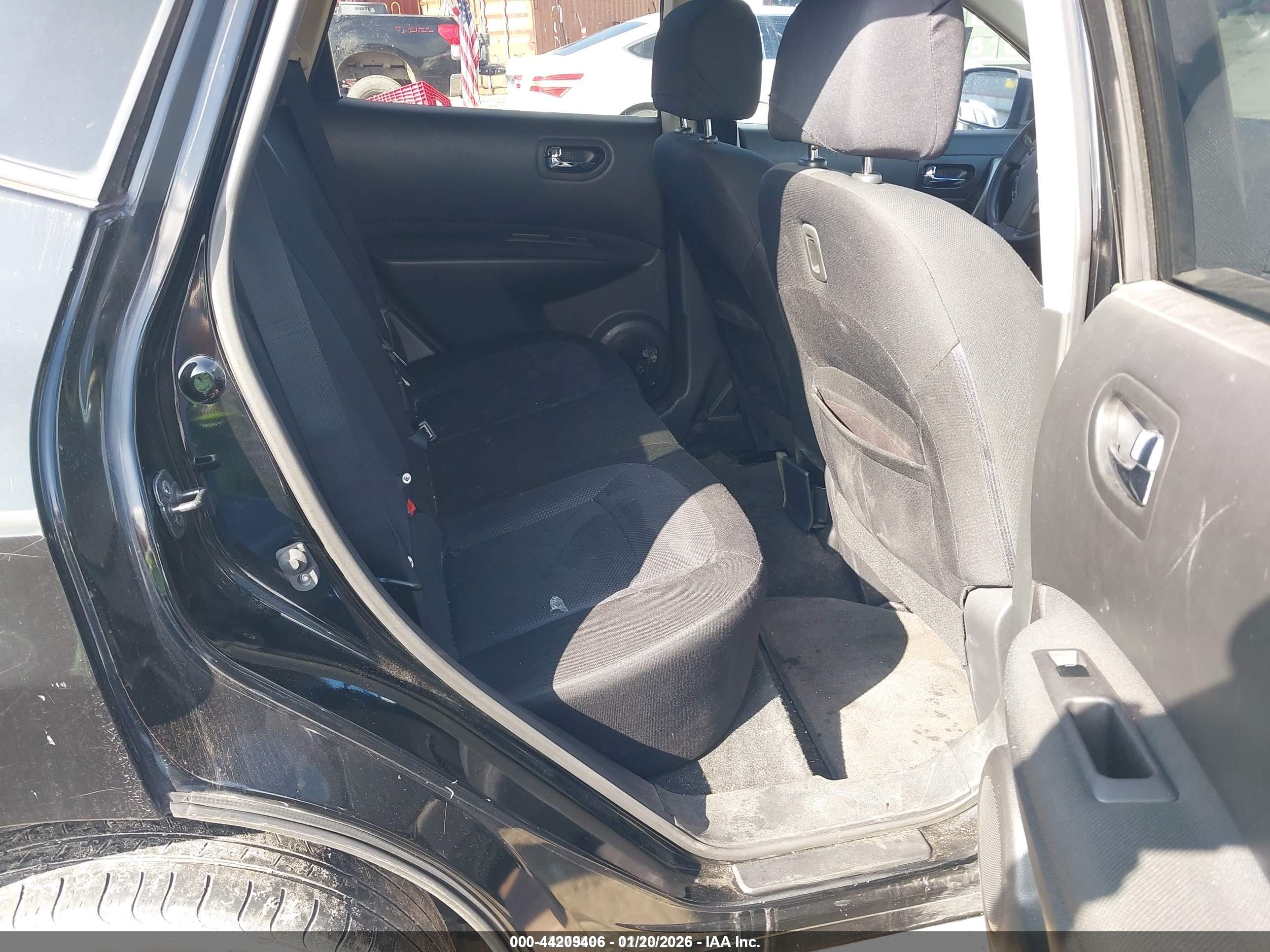 NISSAN ROGUE image 8