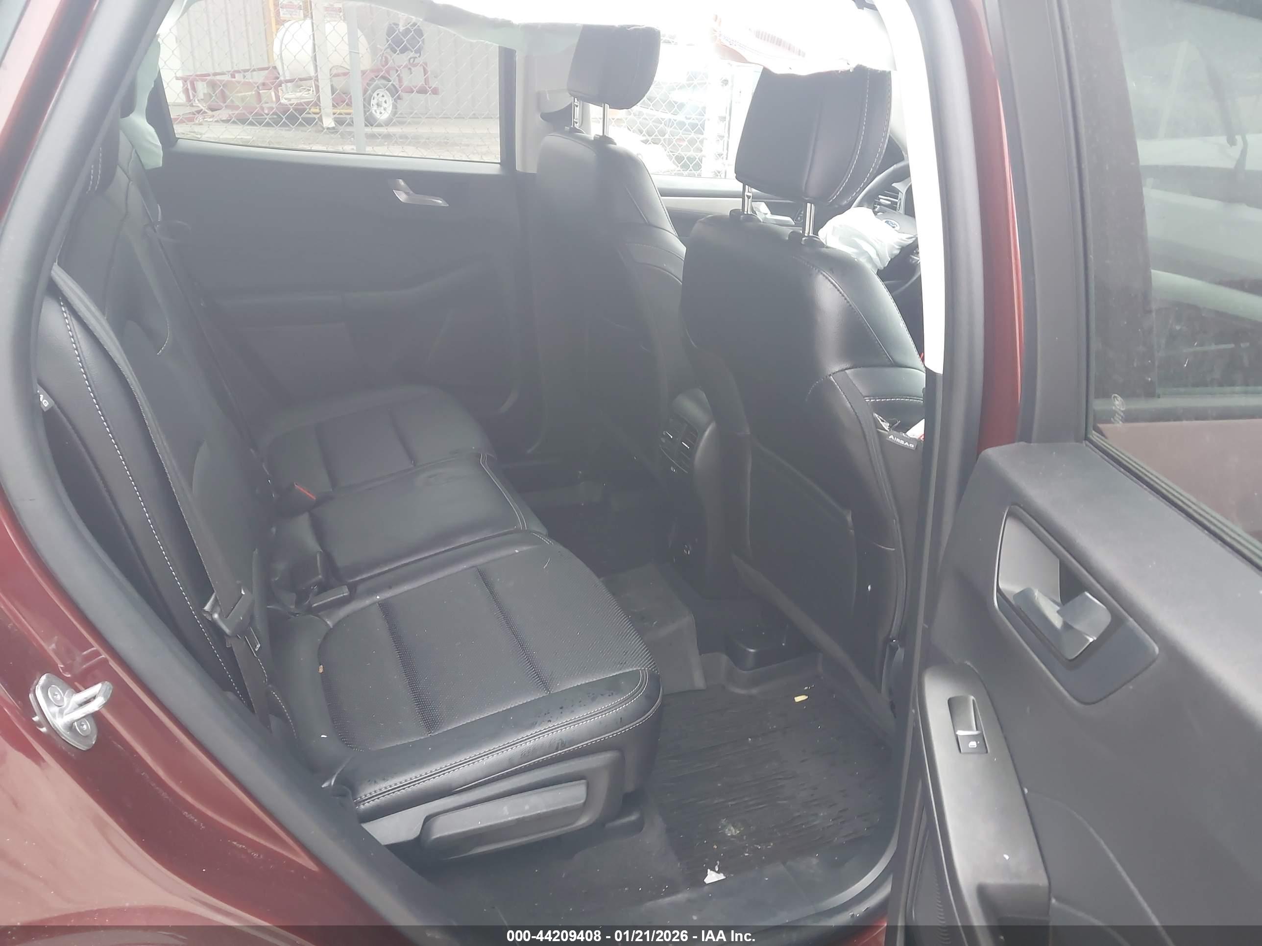 FORD ESCAPE image 8