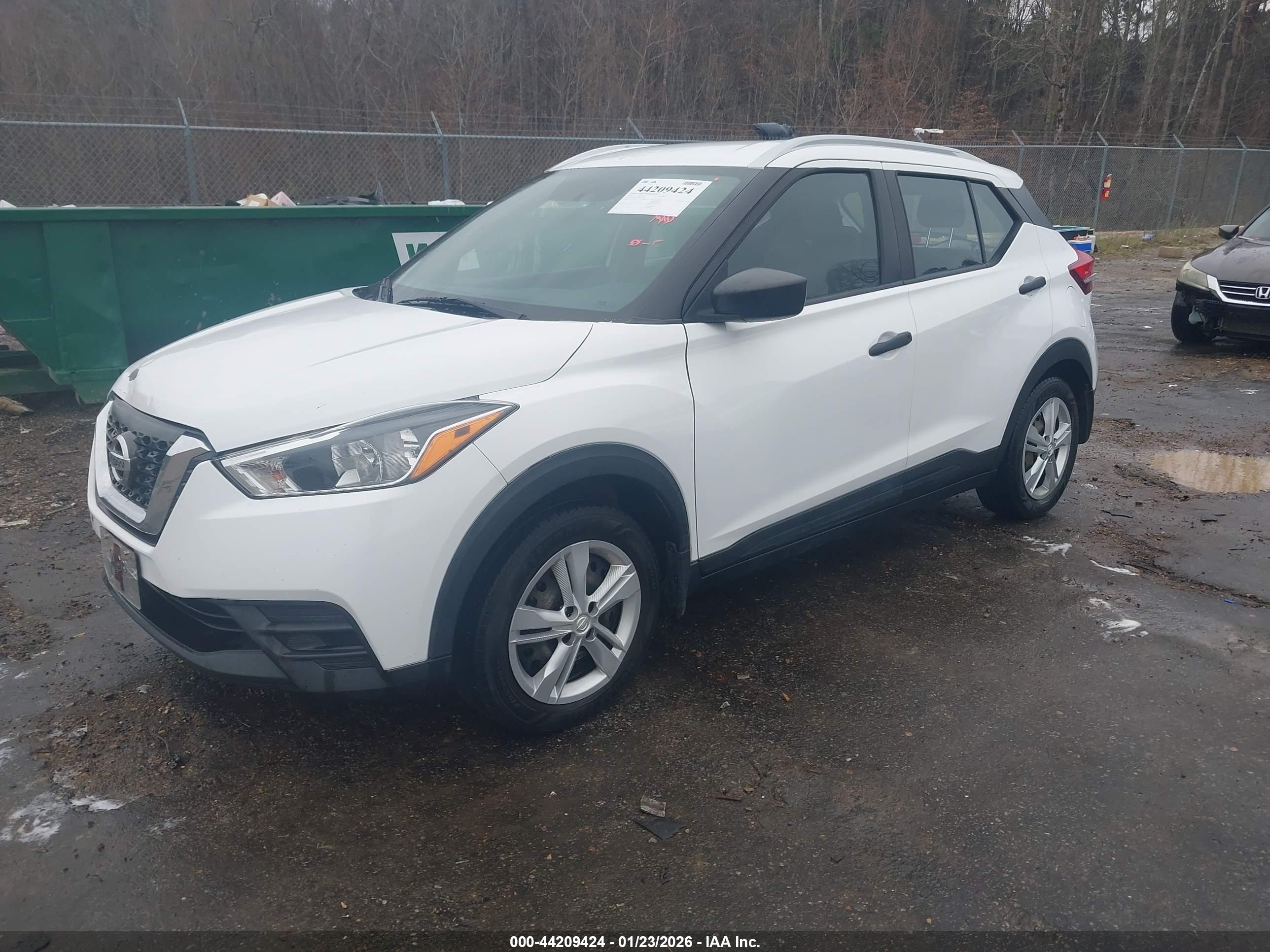 NISSAN KICKS image 2