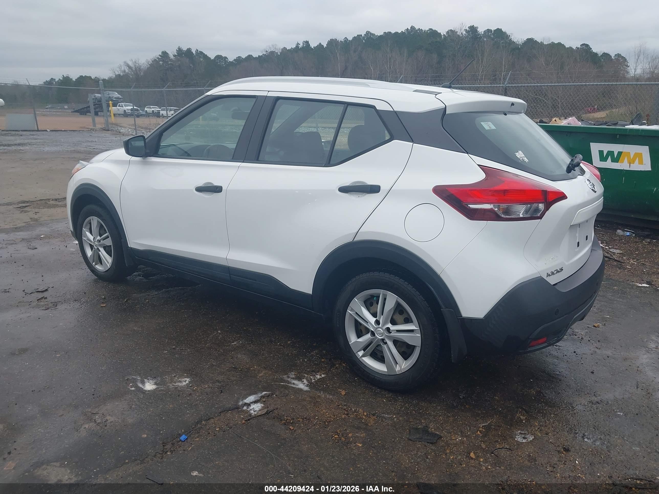 NISSAN KICKS image 3