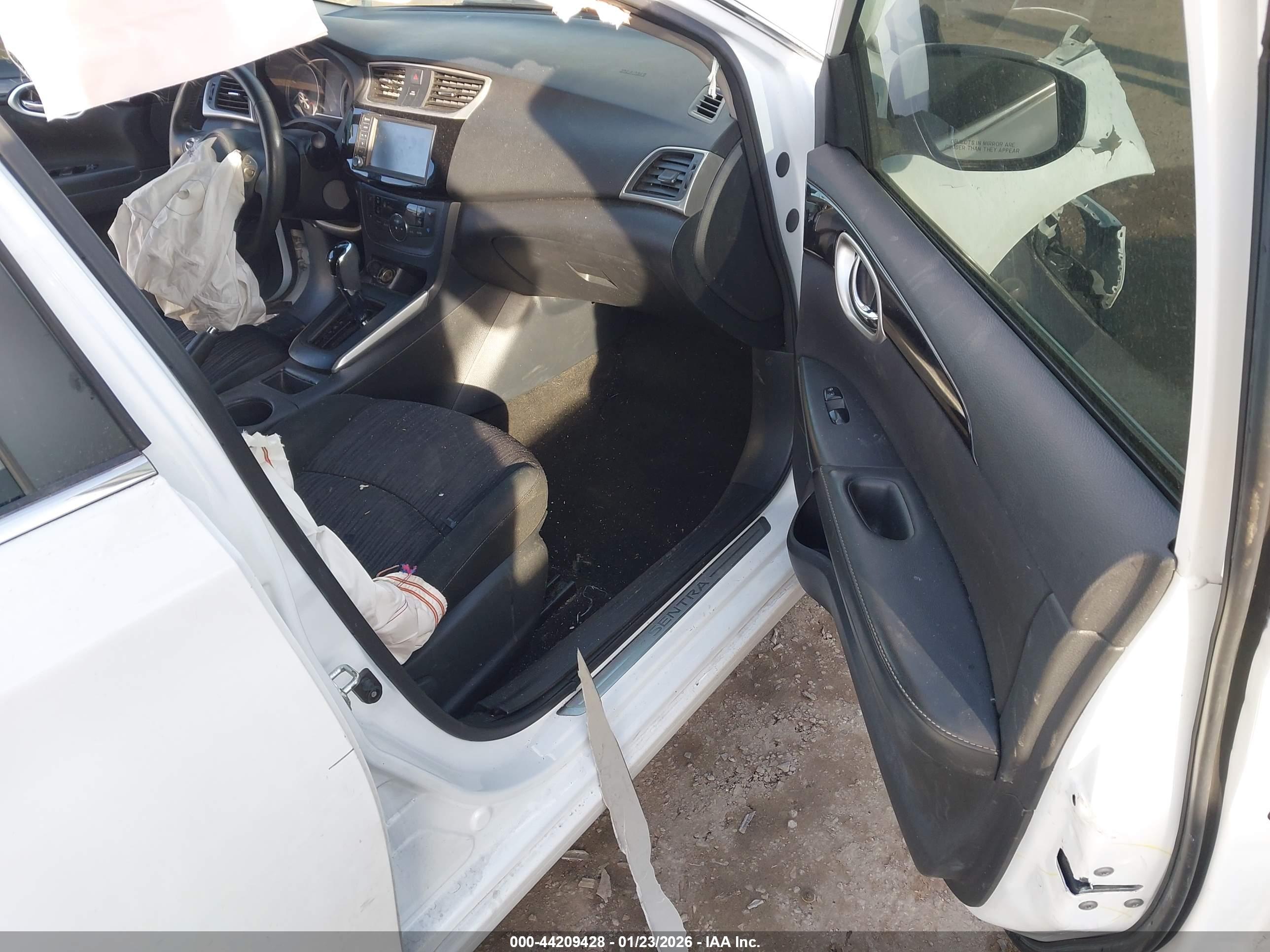 NISSAN SENTRA image 5