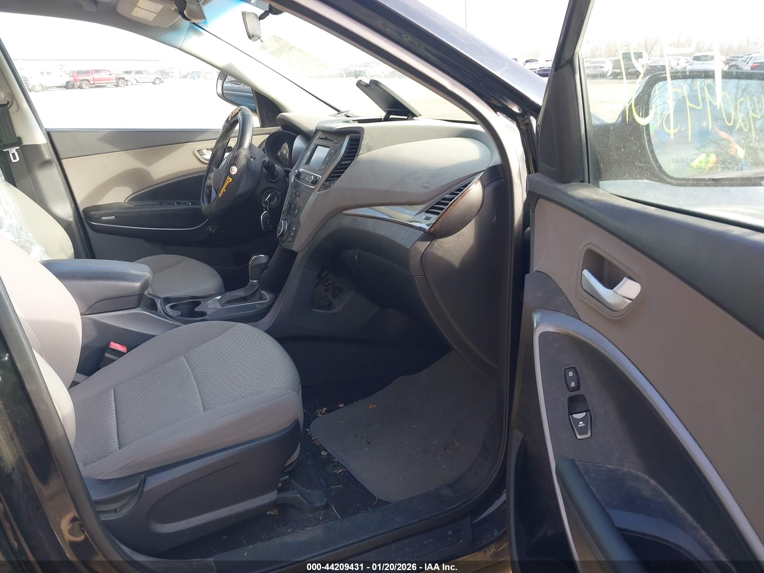HYUNDAI SANTA image 5