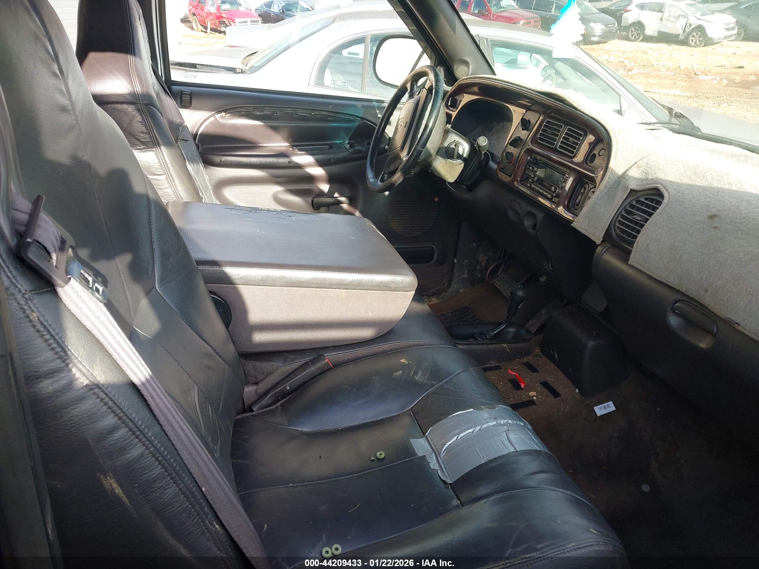 DODGE RAM image 5