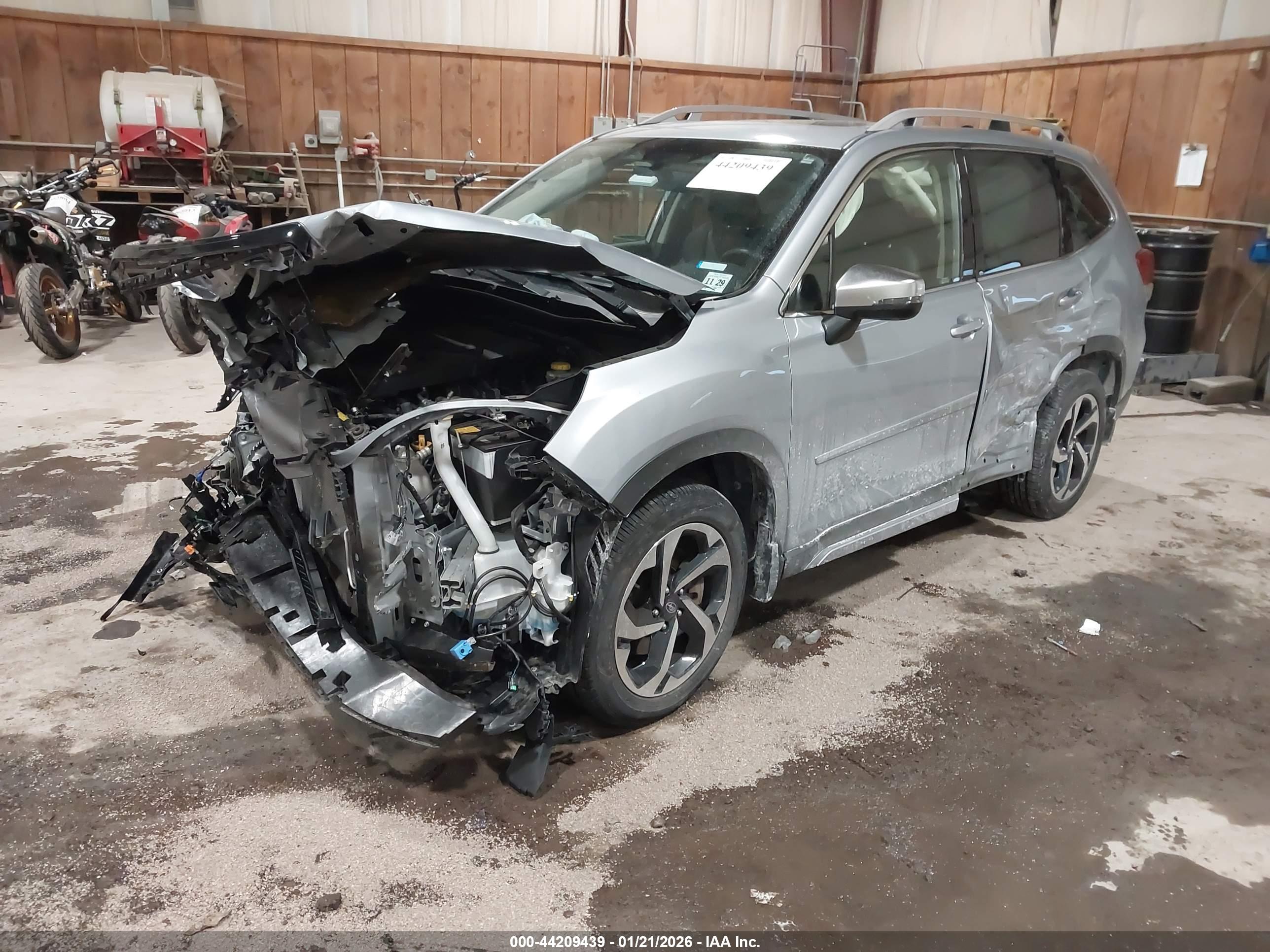 SUBARU FORESTER image 2