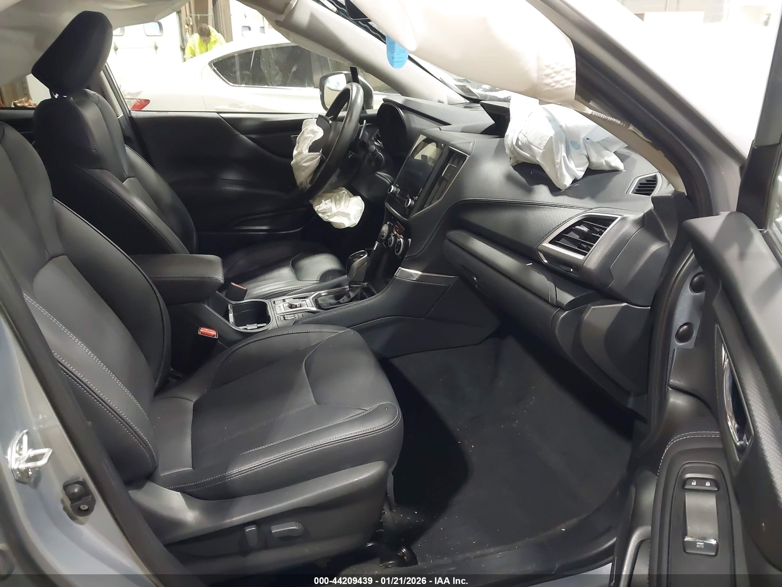 SUBARU FORESTER image 5