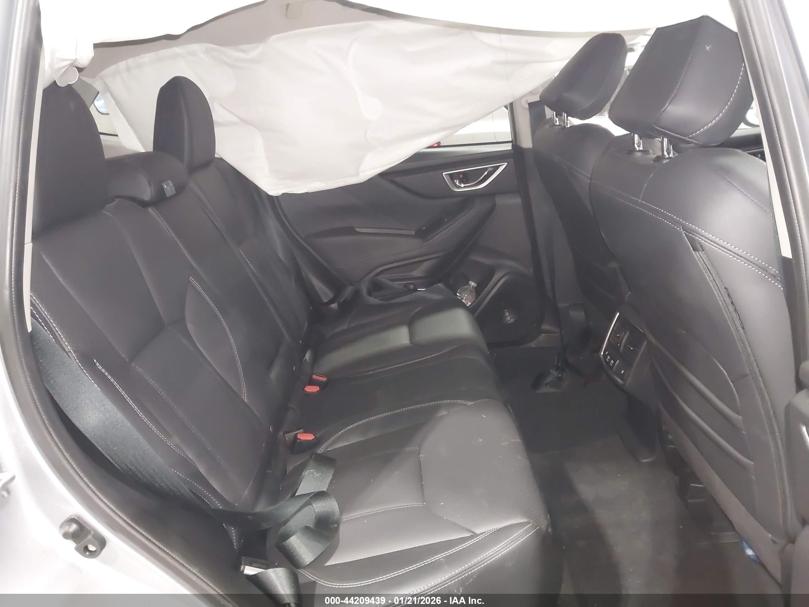 SUBARU FORESTER image 8