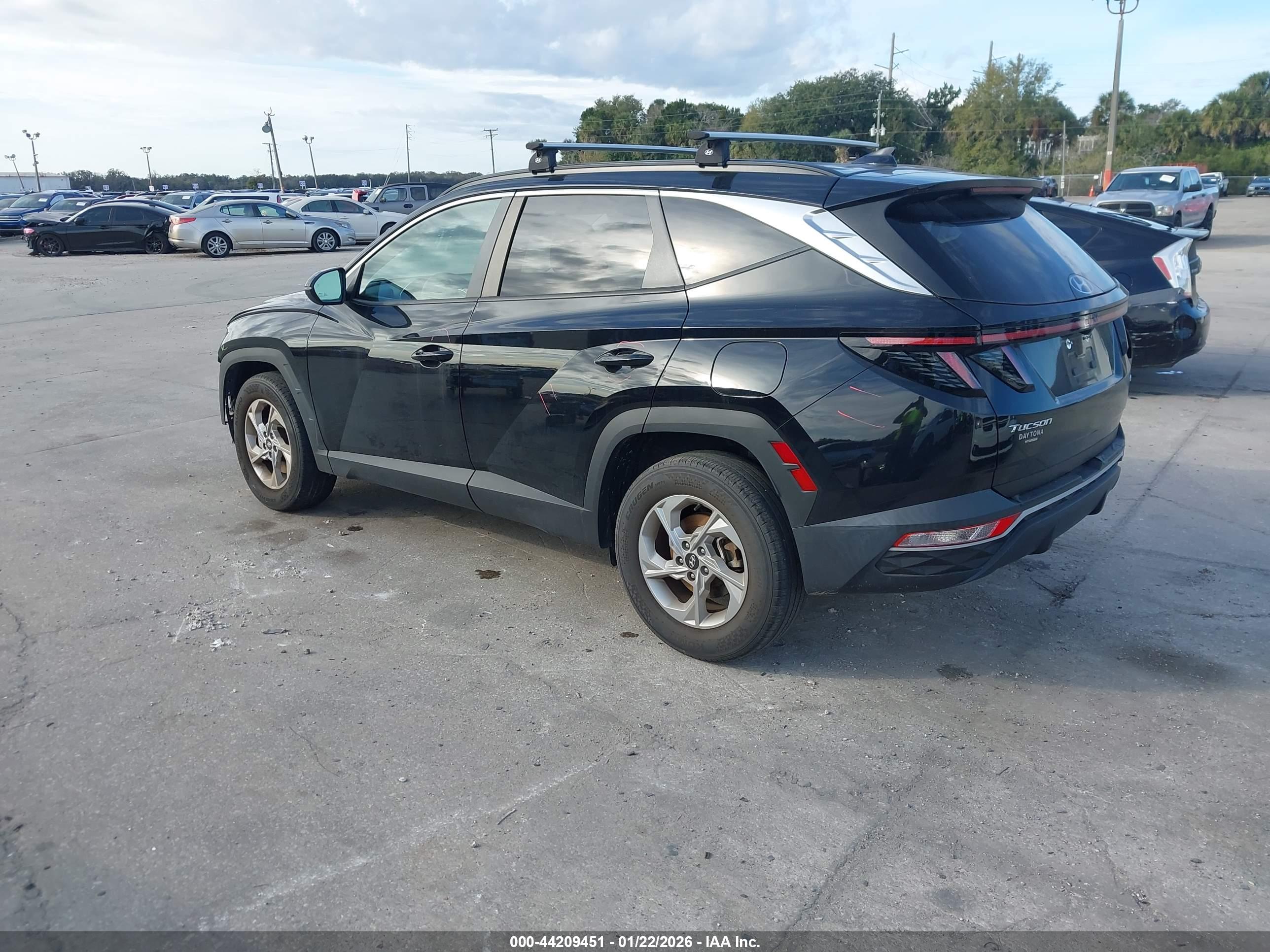 HYUNDAI TUCSON image 3