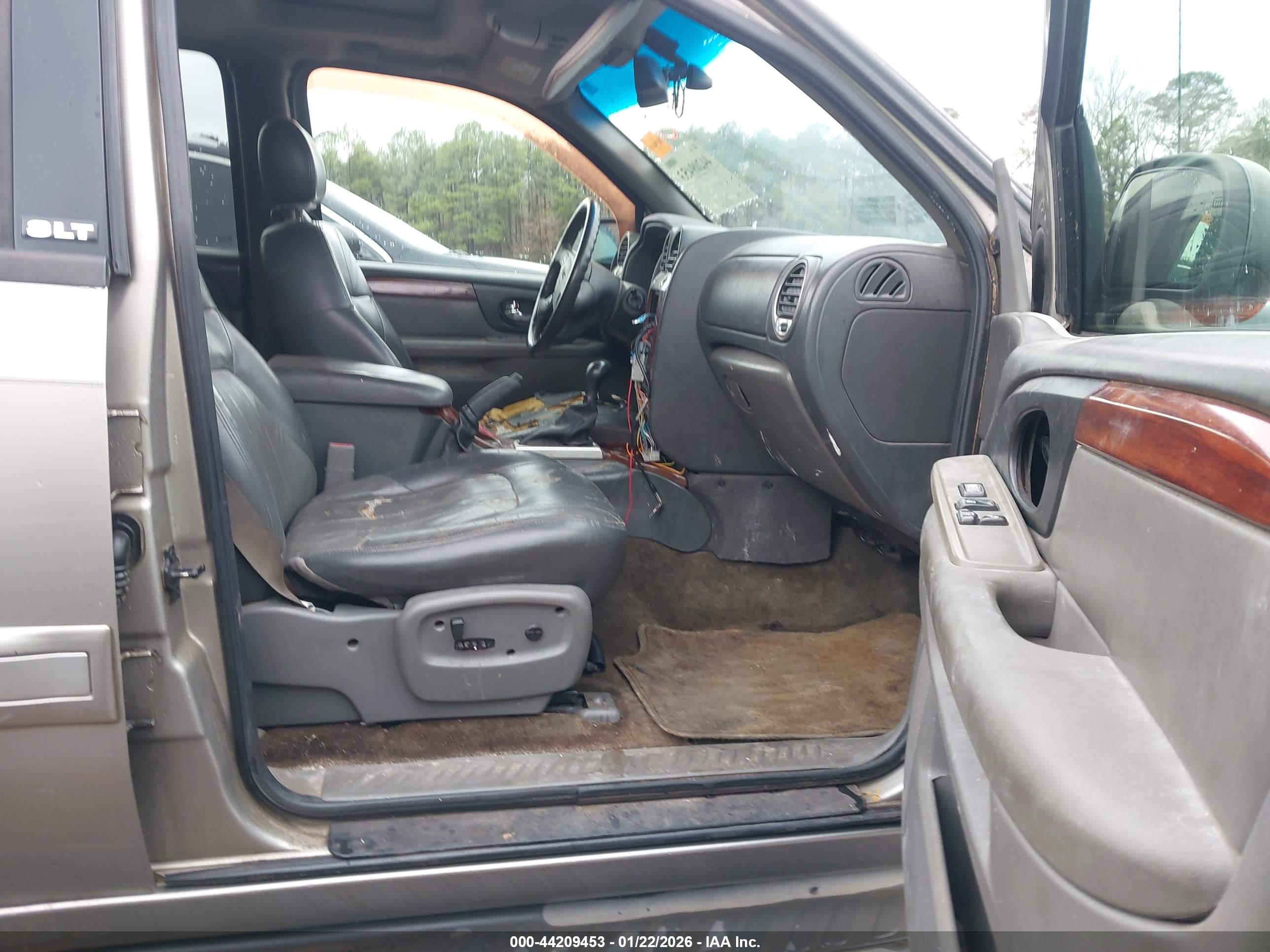 GMC ENVOY image 5
