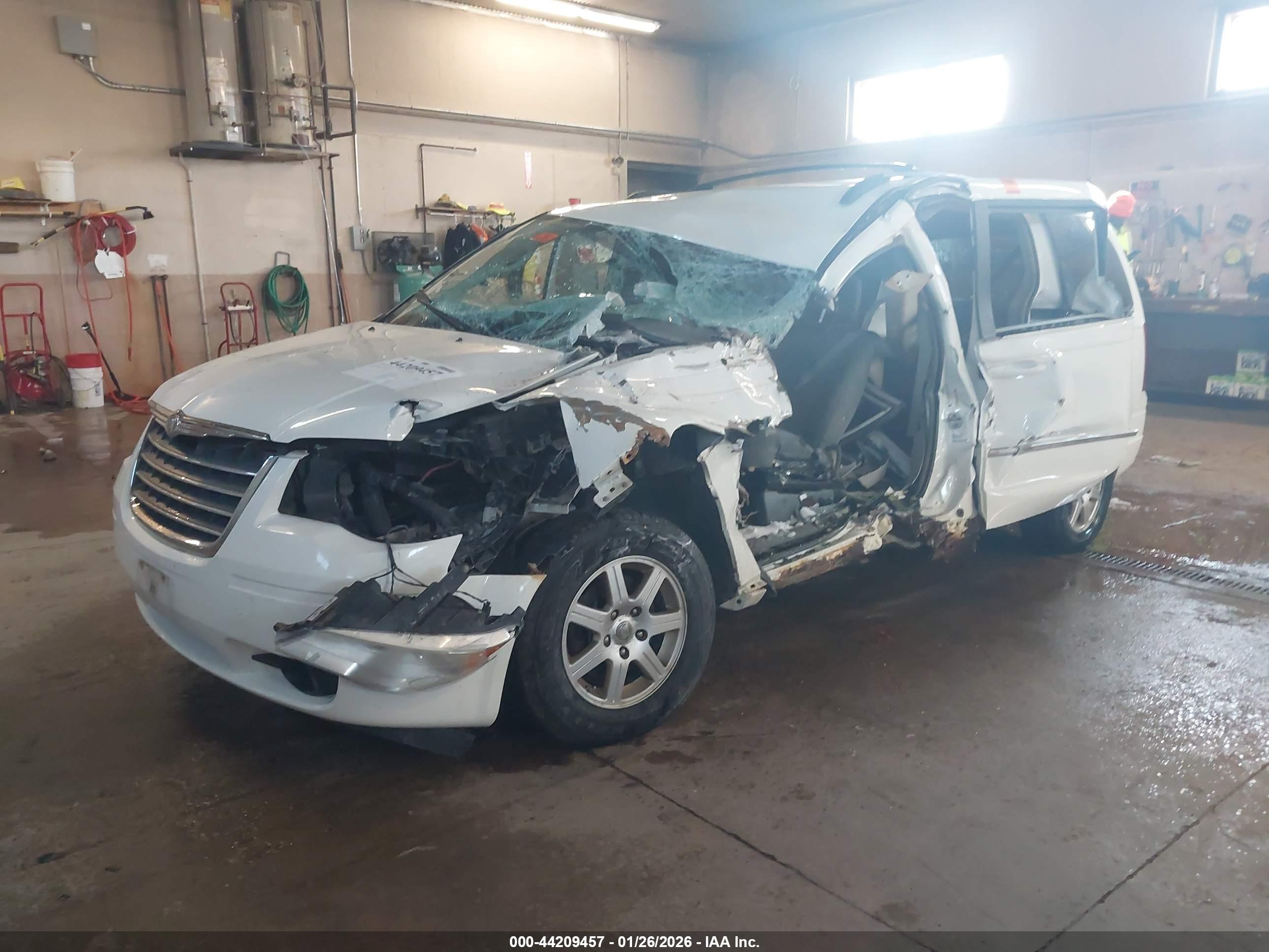 CHRYSLER TOWN image 2