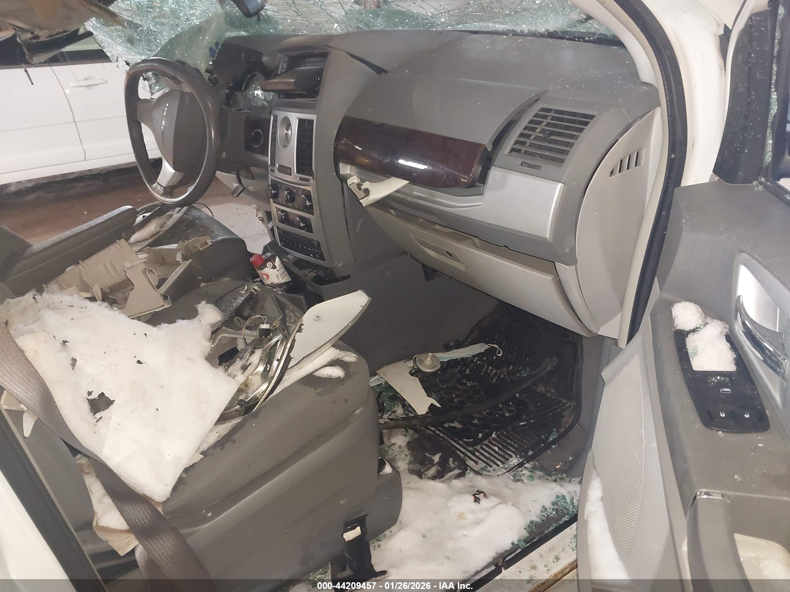 CHRYSLER TOWN image 5