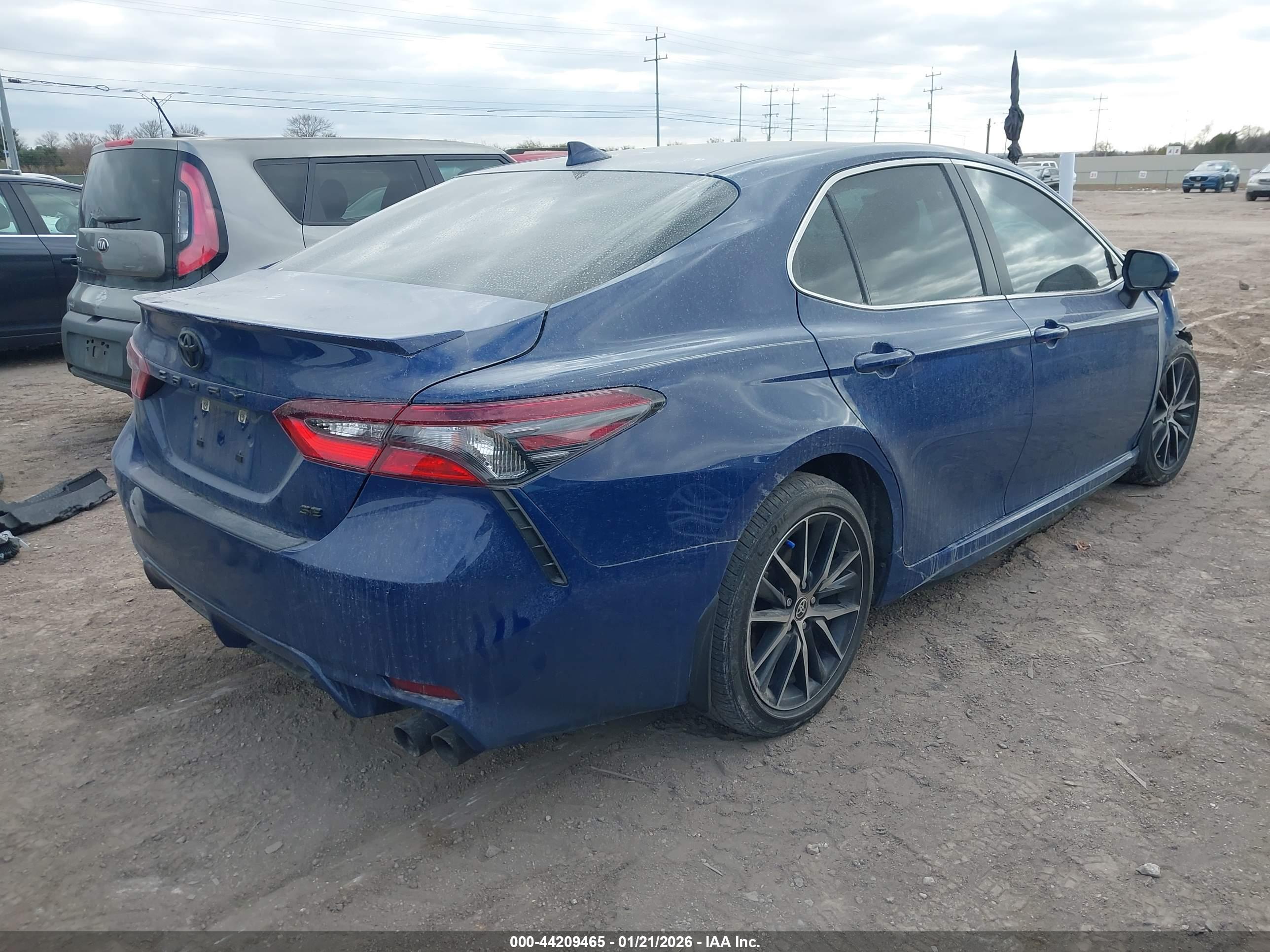 TOYOTA CAMRY image 4