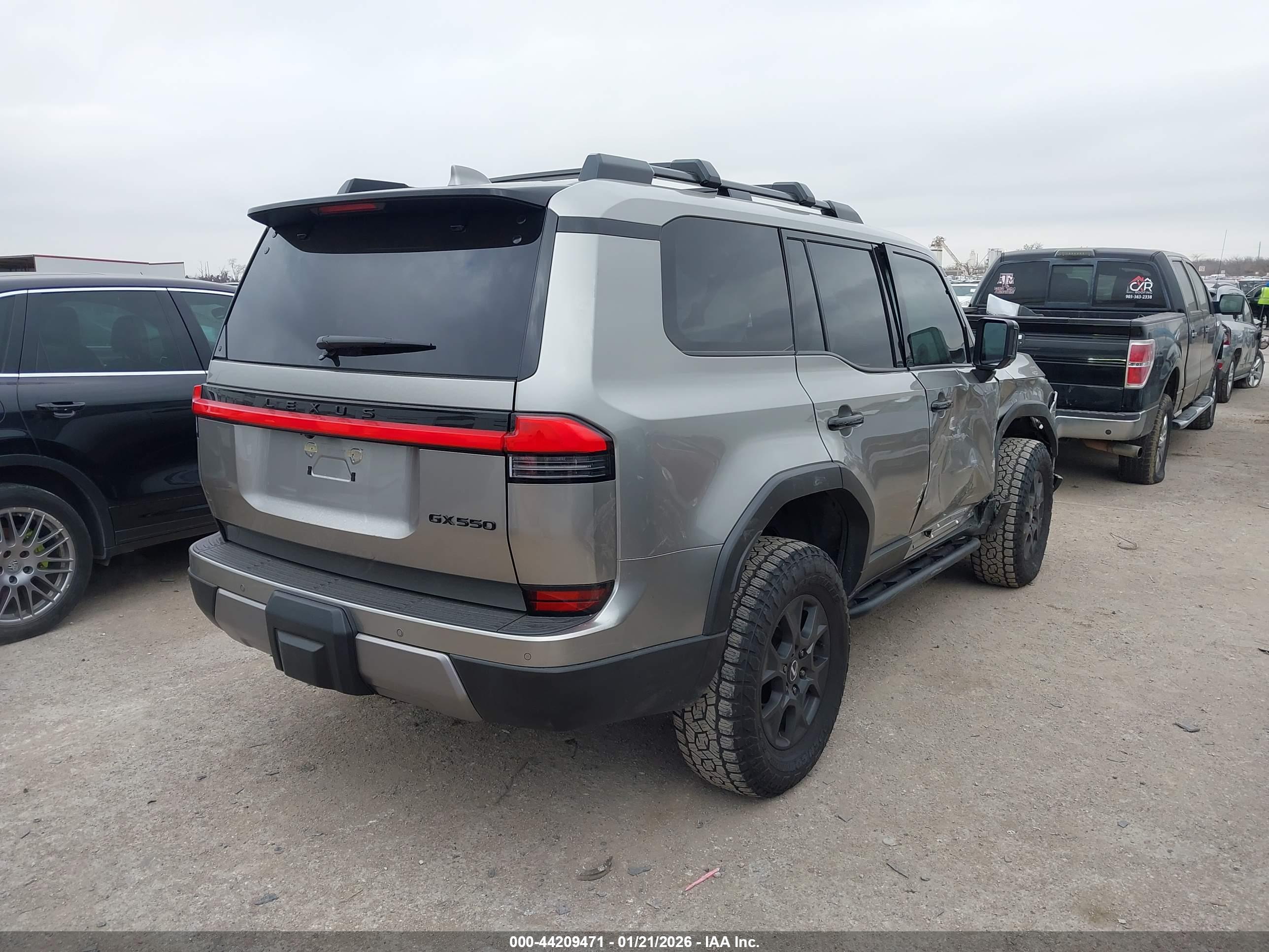 LEXUS GX image 4