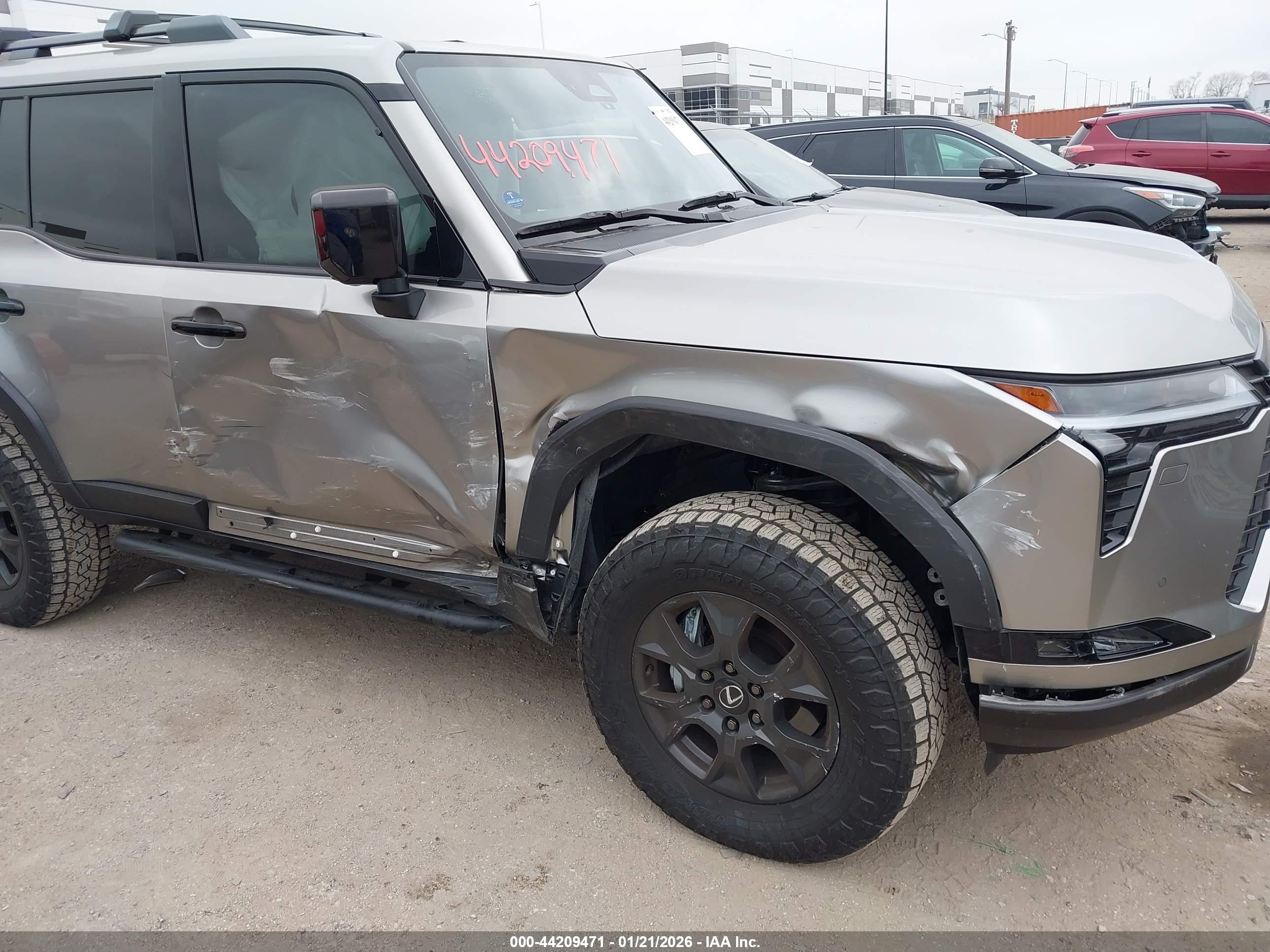 LEXUS GX image 6