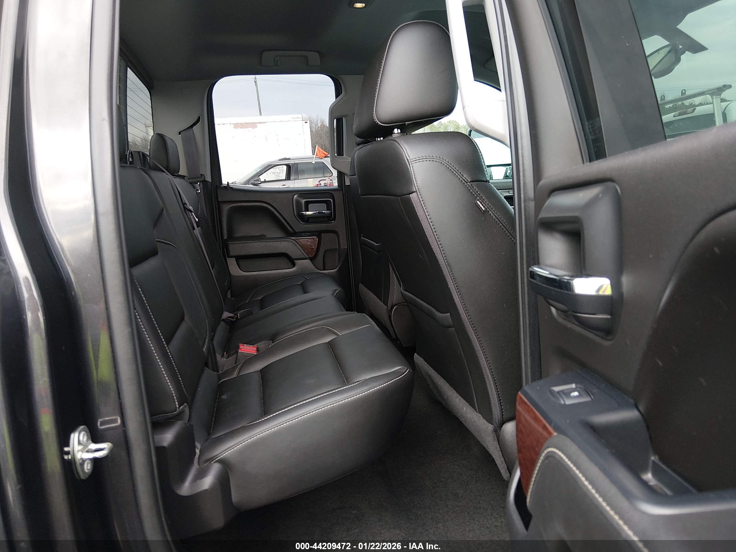 GMC SIERRA image 8