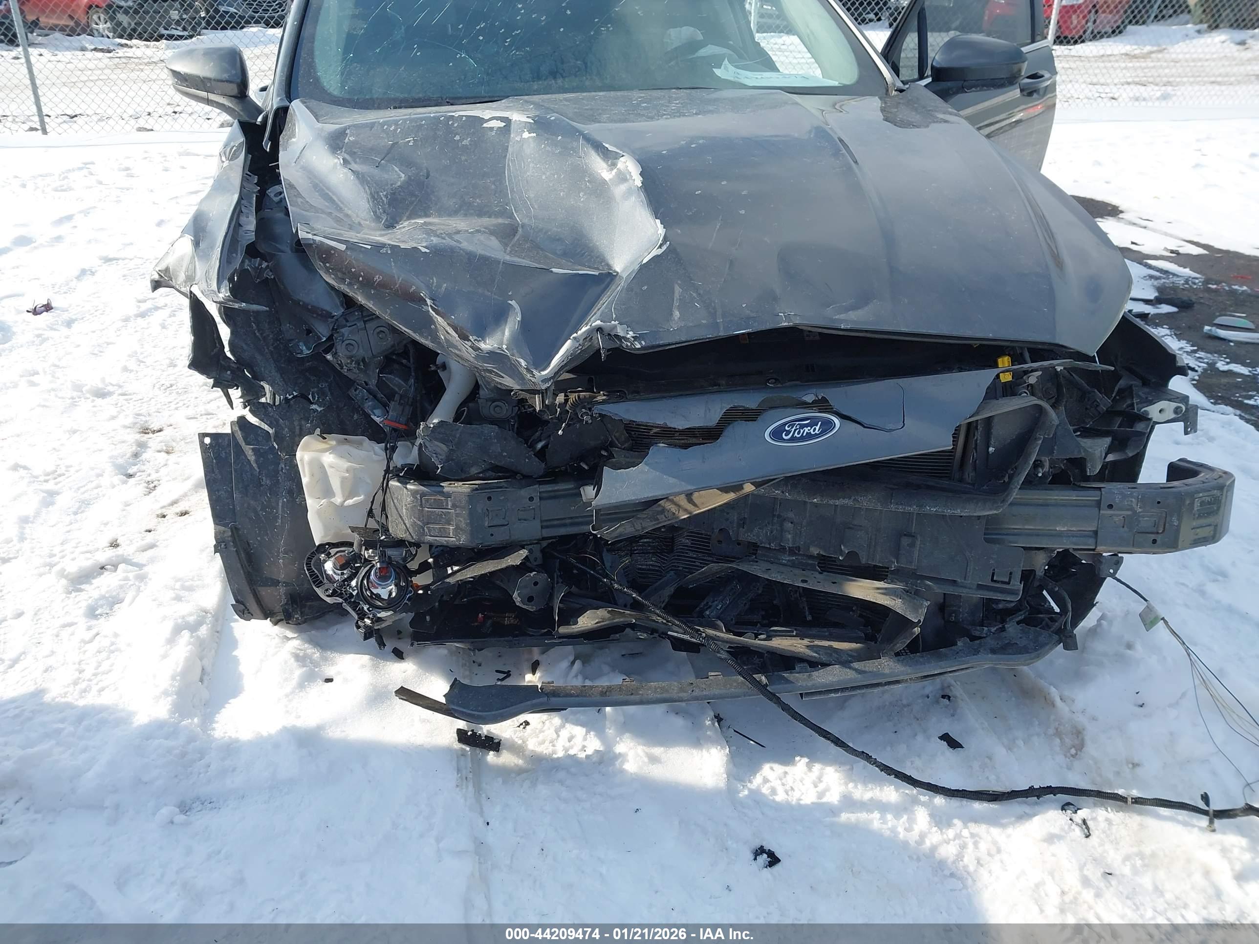 FORD FUSION image 6