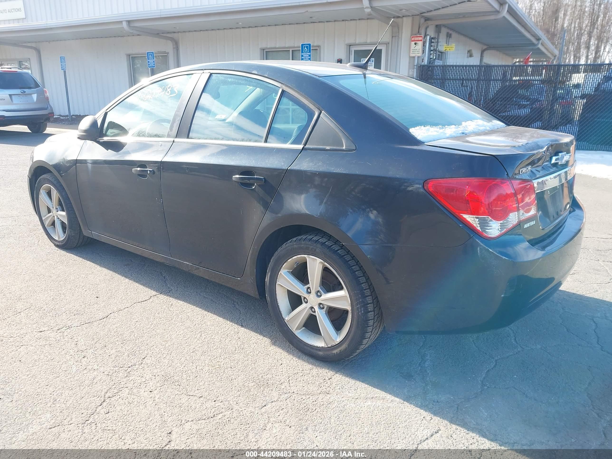 CHEVROLET CRUZE image 3