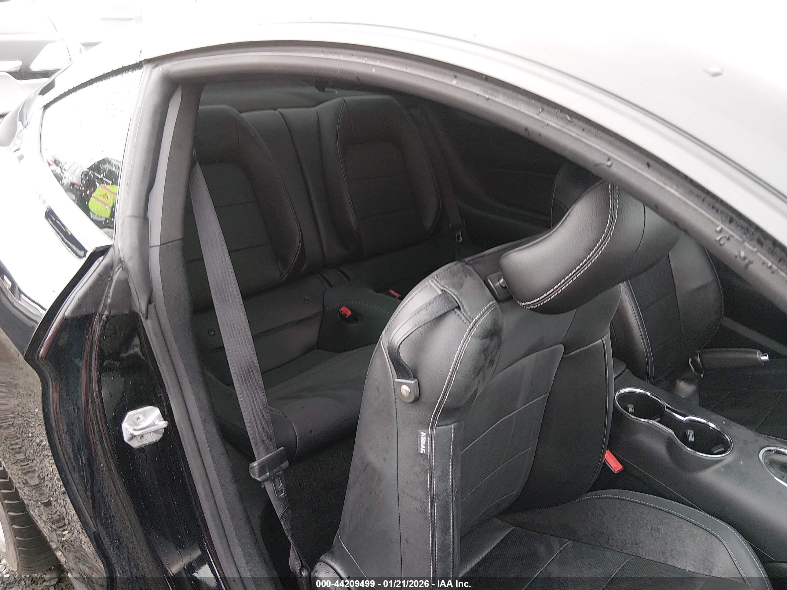 FORD MUSTANG image 8