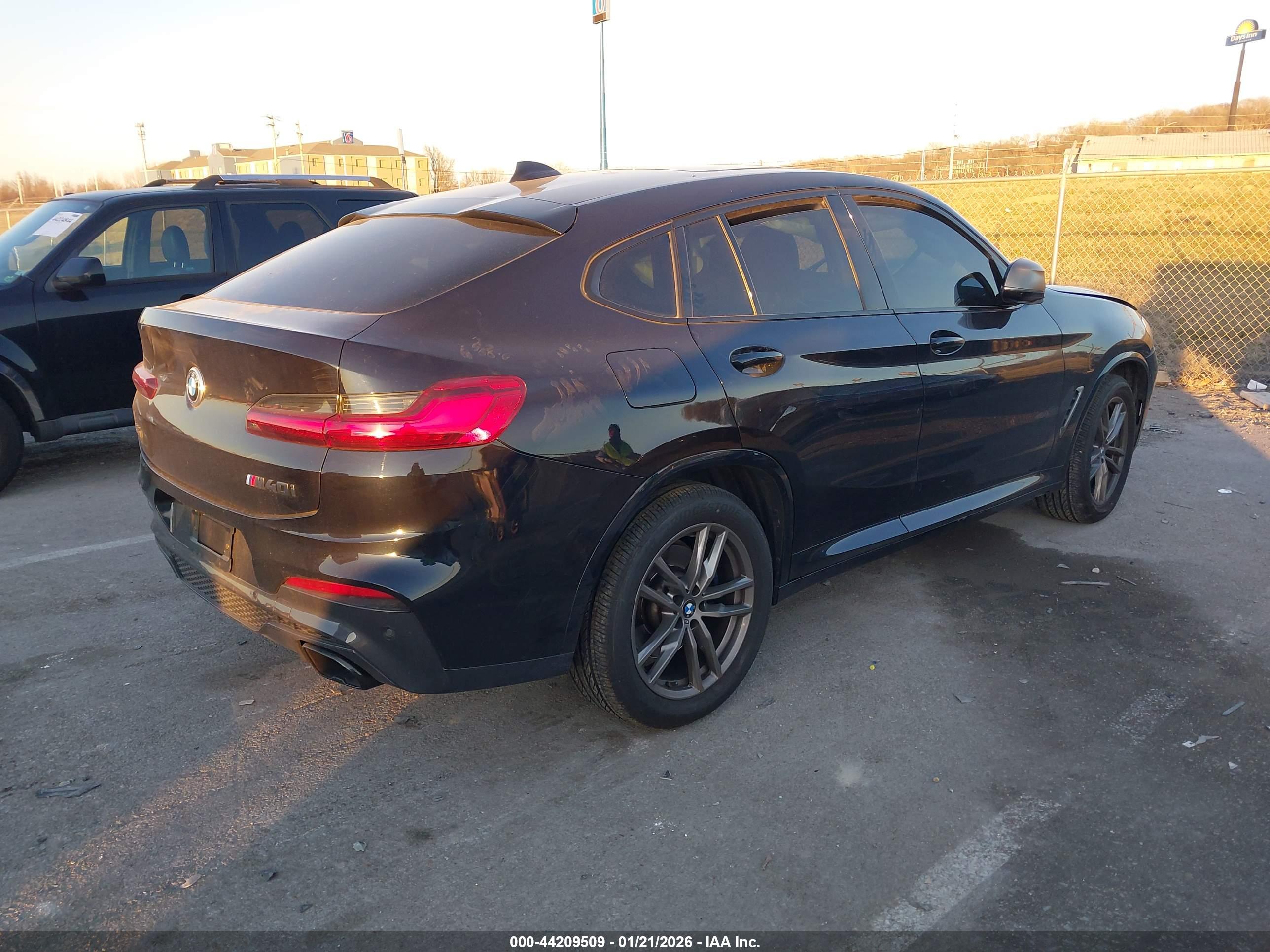 BMW X4 image 4