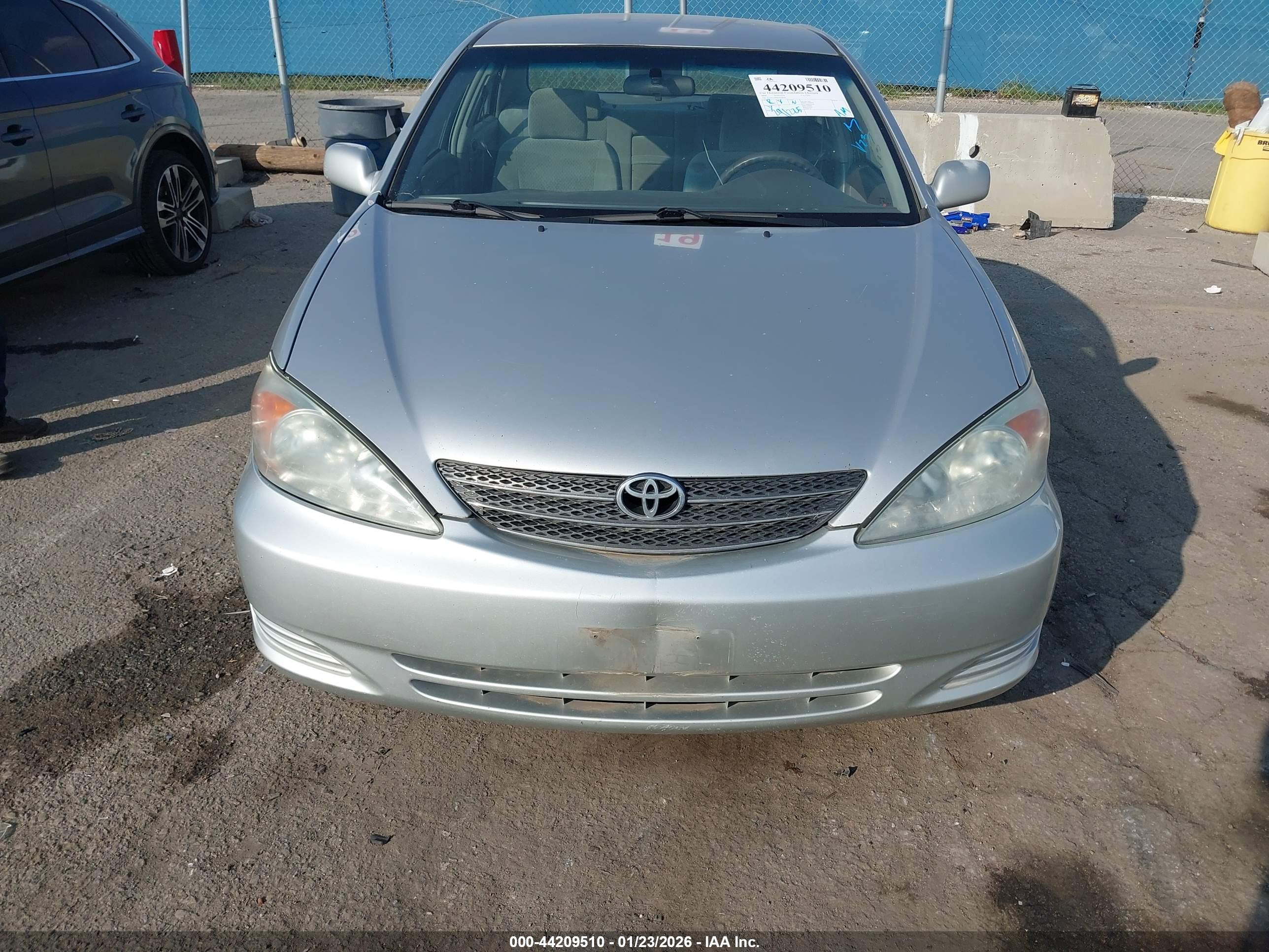 TOYOTA CAMRY image 6