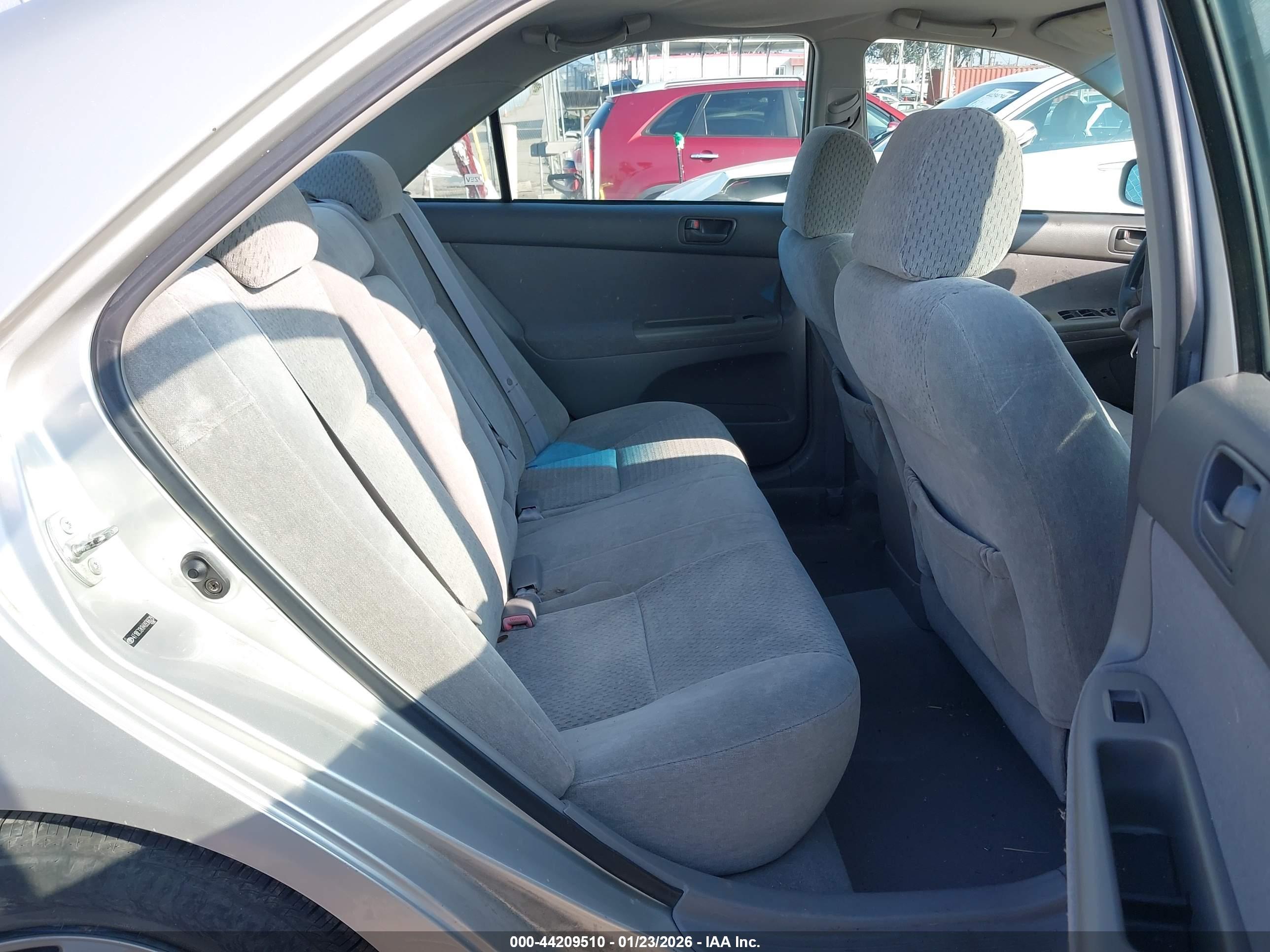 TOYOTA CAMRY image 8