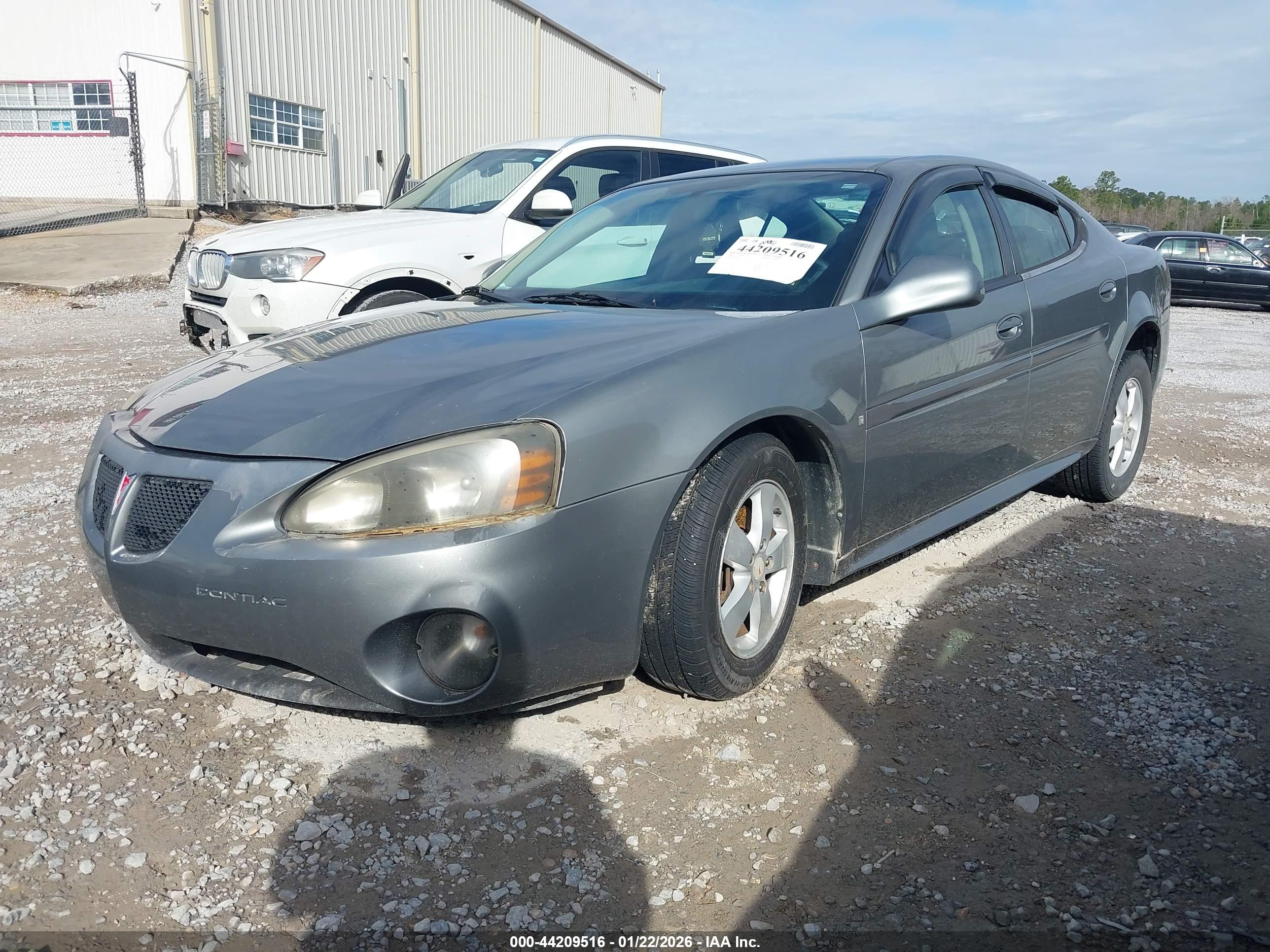 PONTIAC GRAND image 2