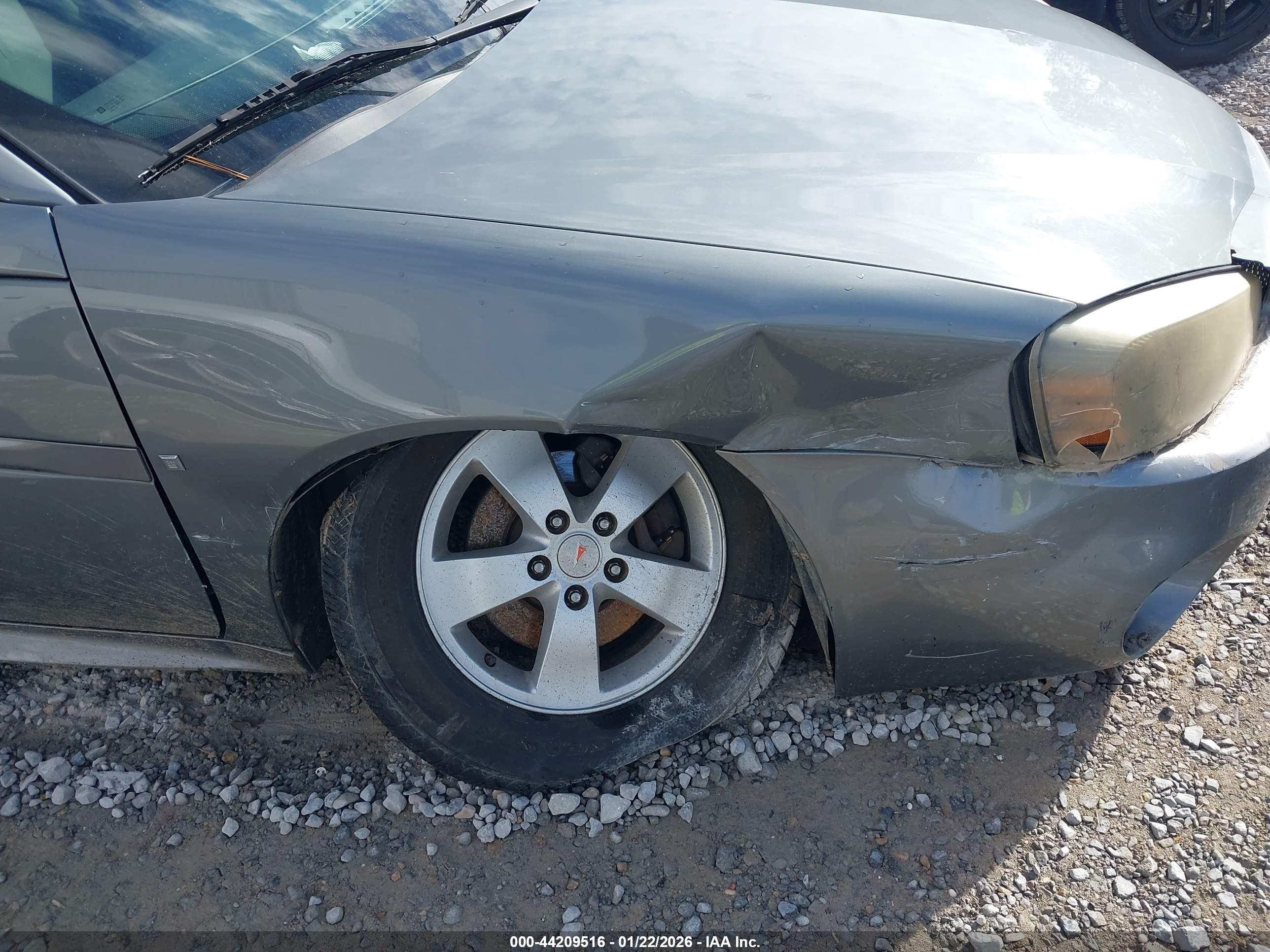 PONTIAC GRAND image 6