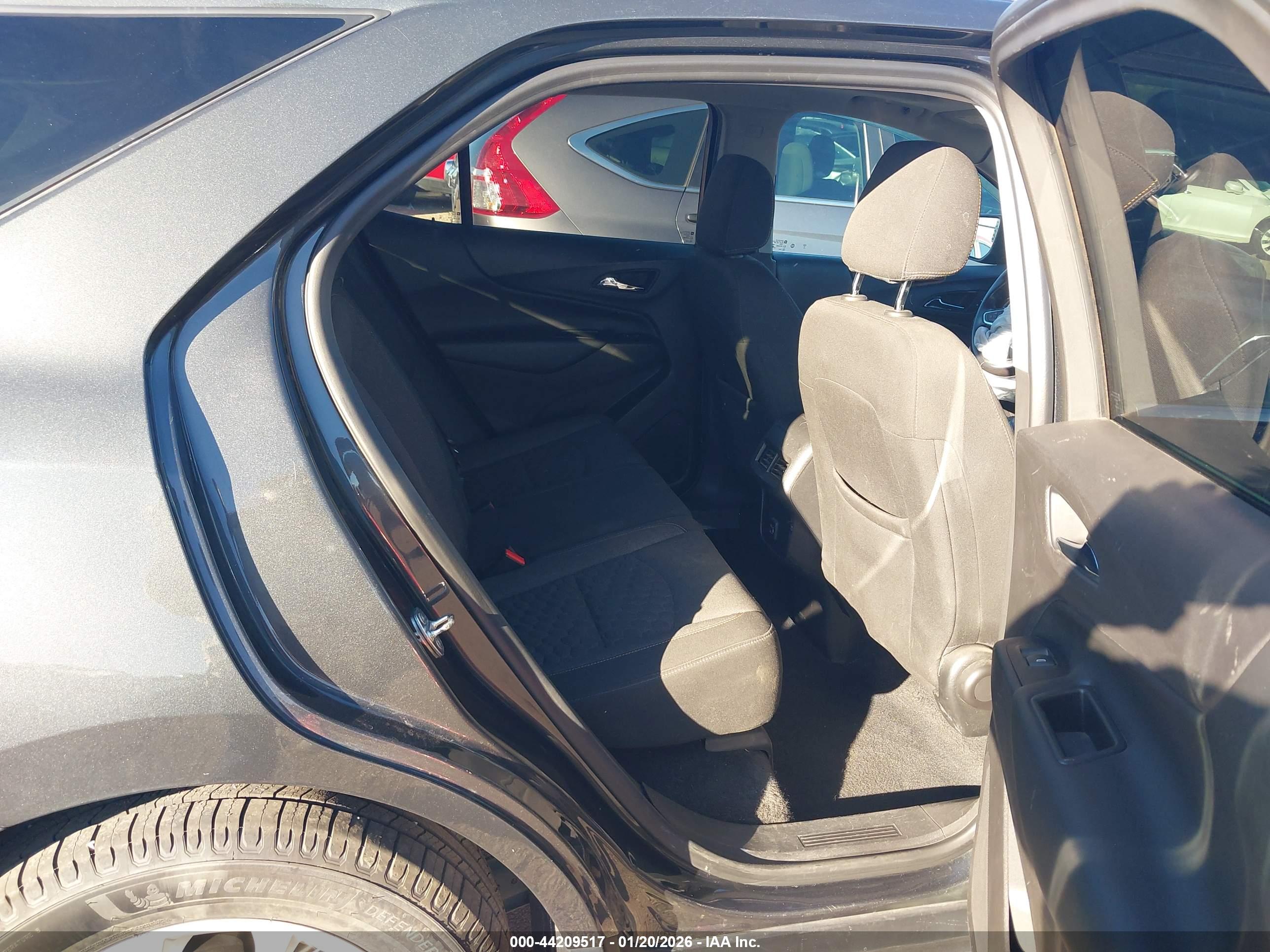 CHEVROLET EQUINOX image 8