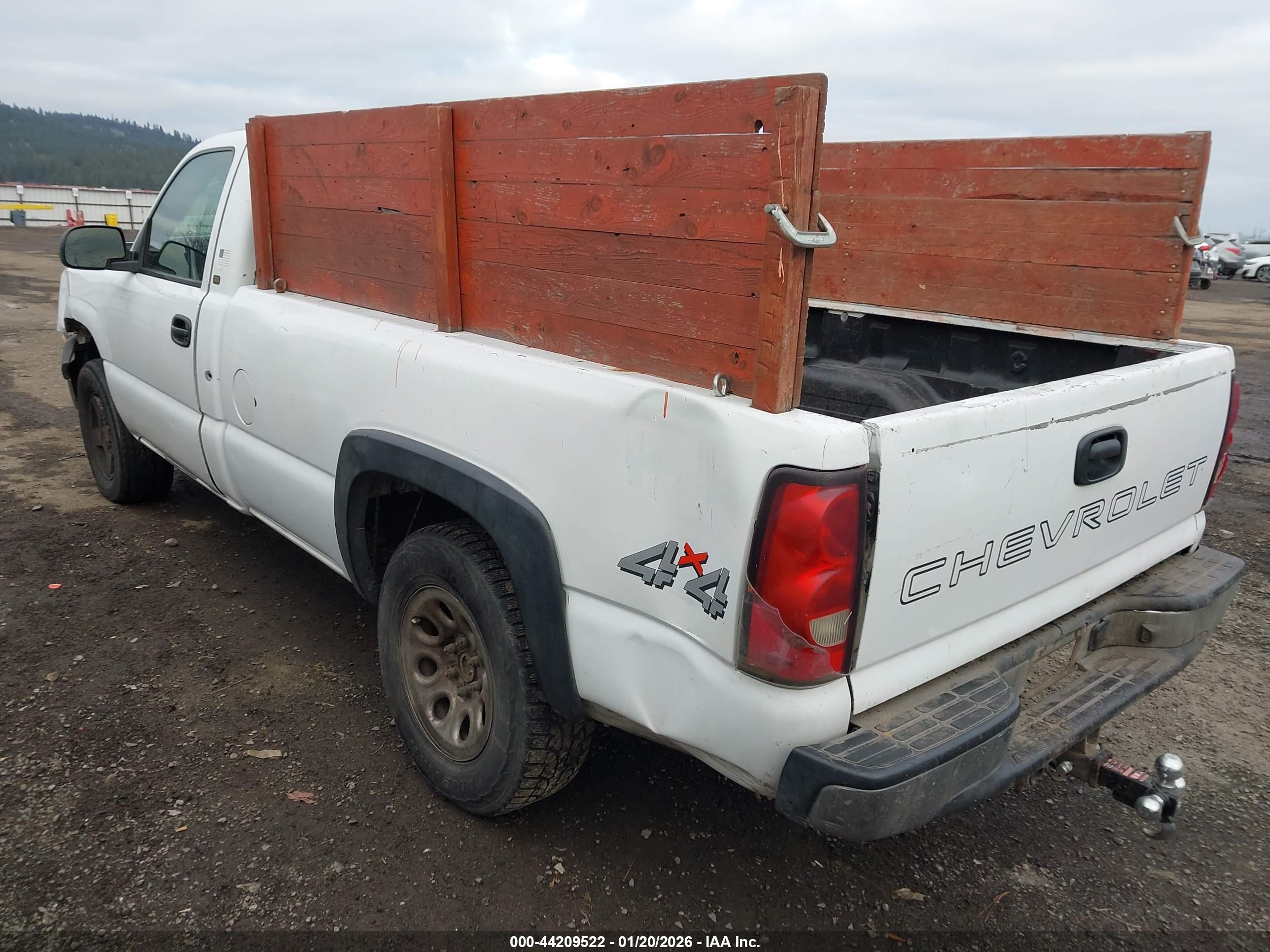 CHEVROLET SILVERADO image 3