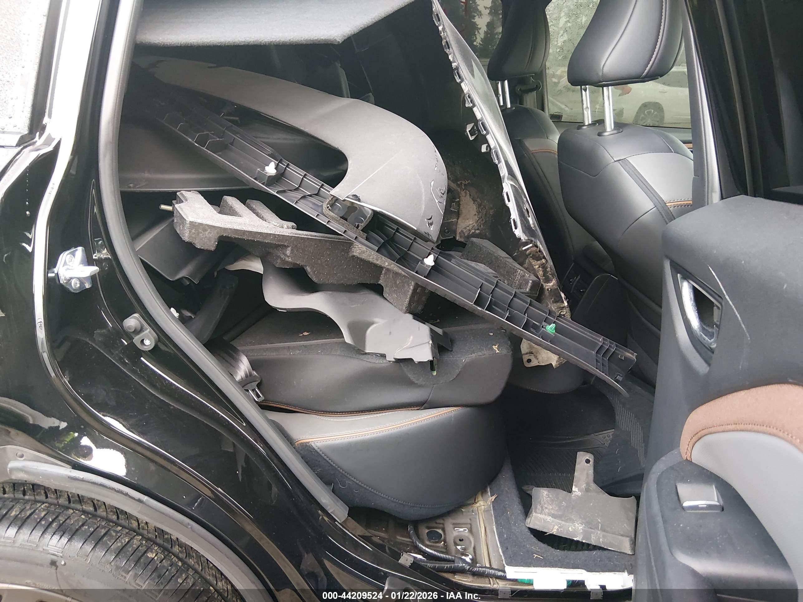 SUBARU FORESTER image 8