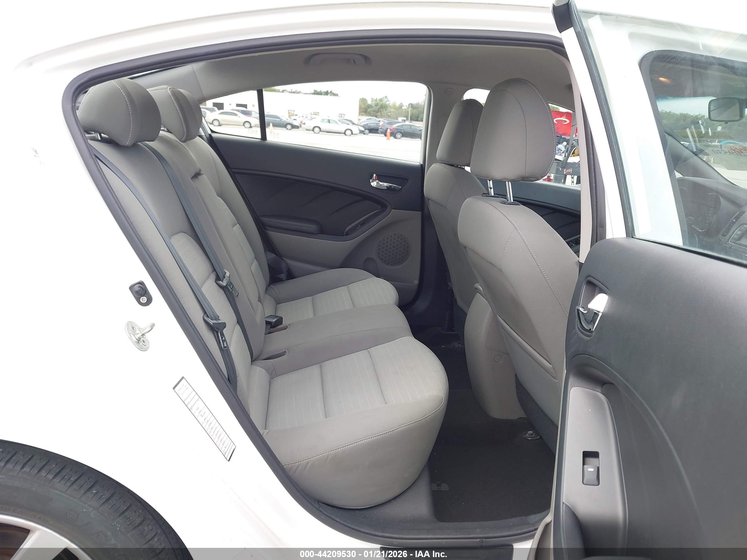 KIA FORTE image 8