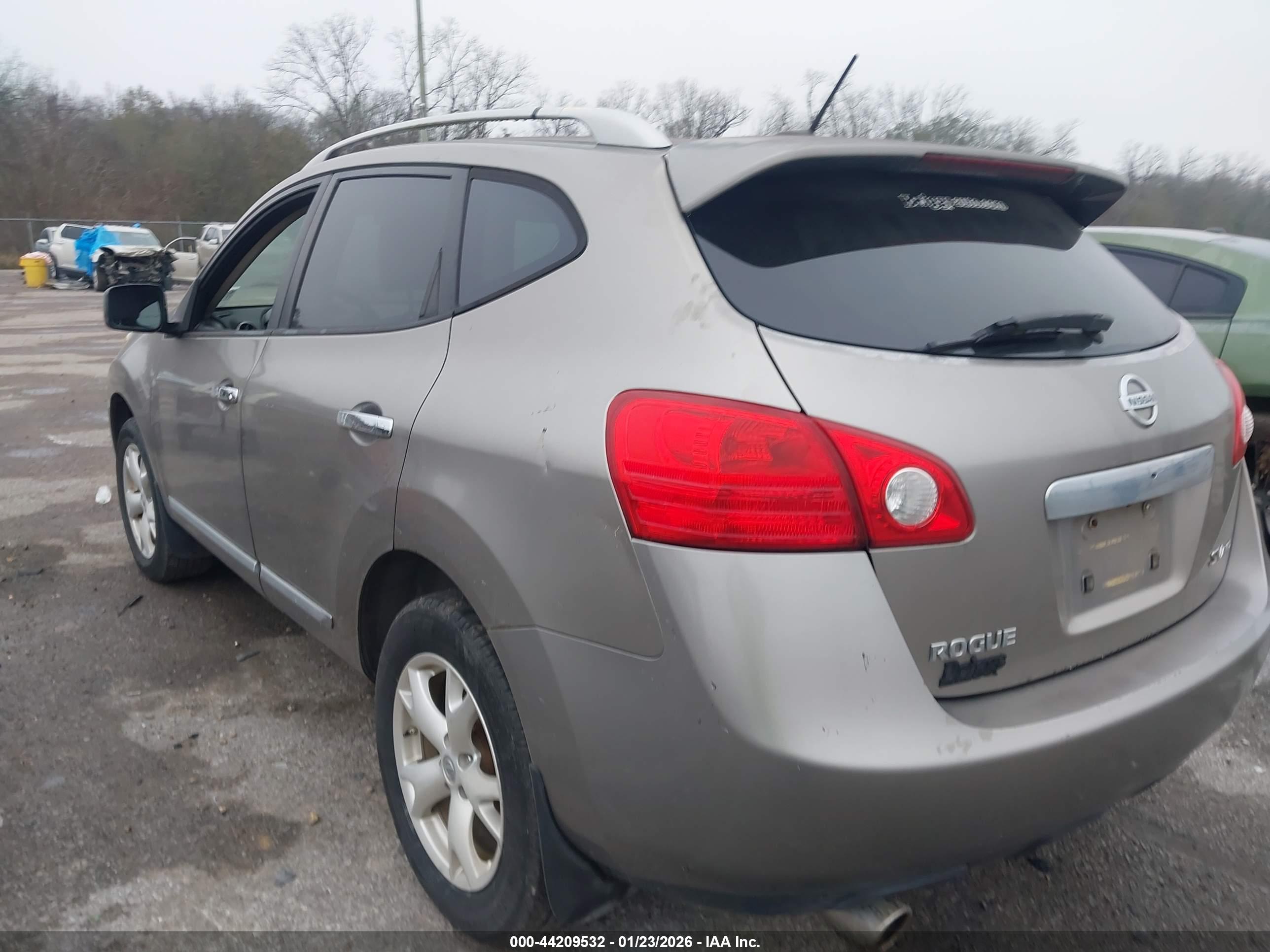 NISSAN ROGUE image 3
