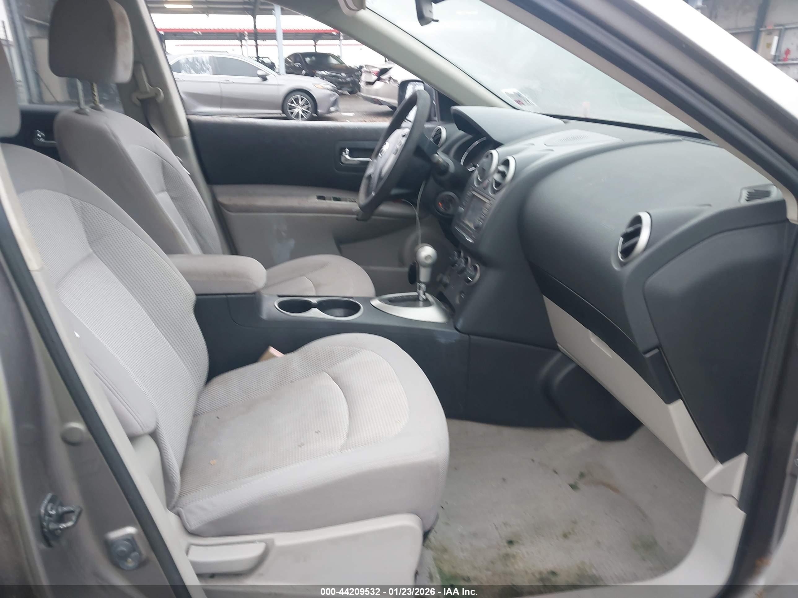 NISSAN ROGUE image 5