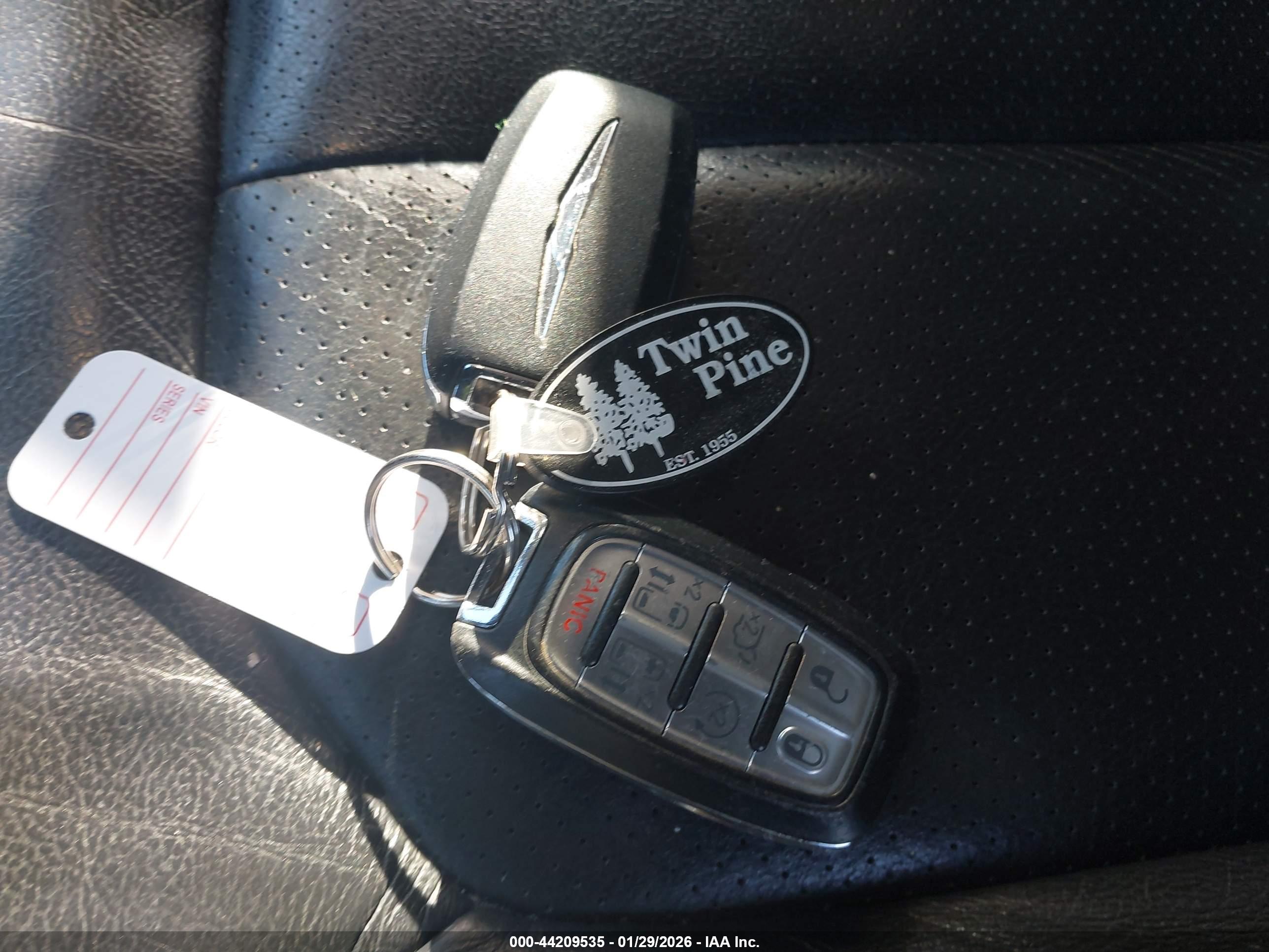 CHRYSLER PACIFICA image 11