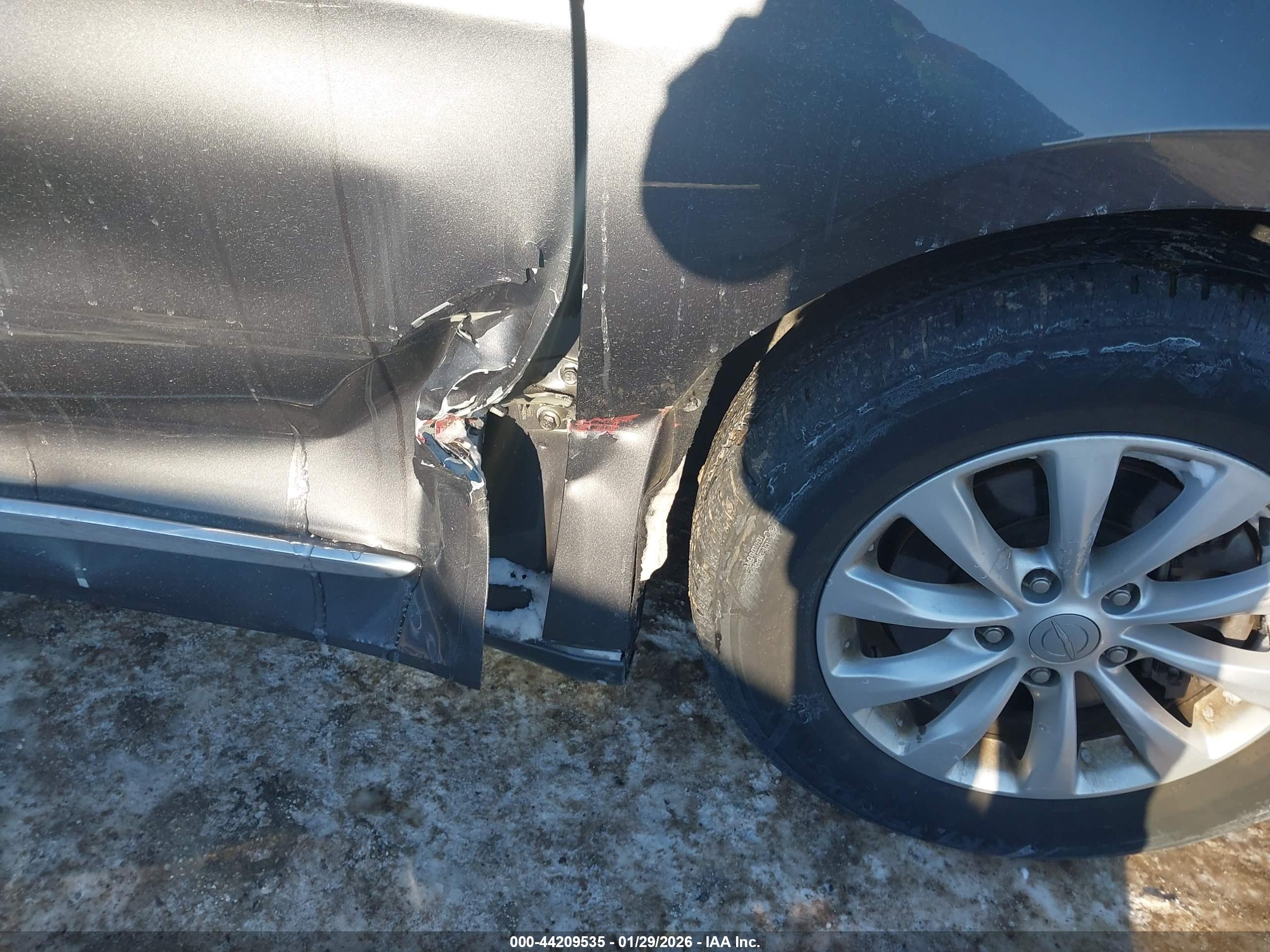 CHRYSLER PACIFICA image 6