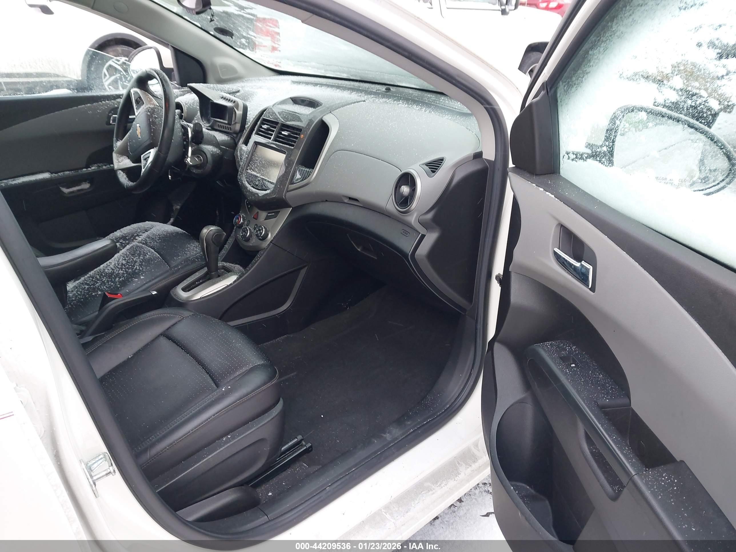 CHEVROLET SONIC image 5