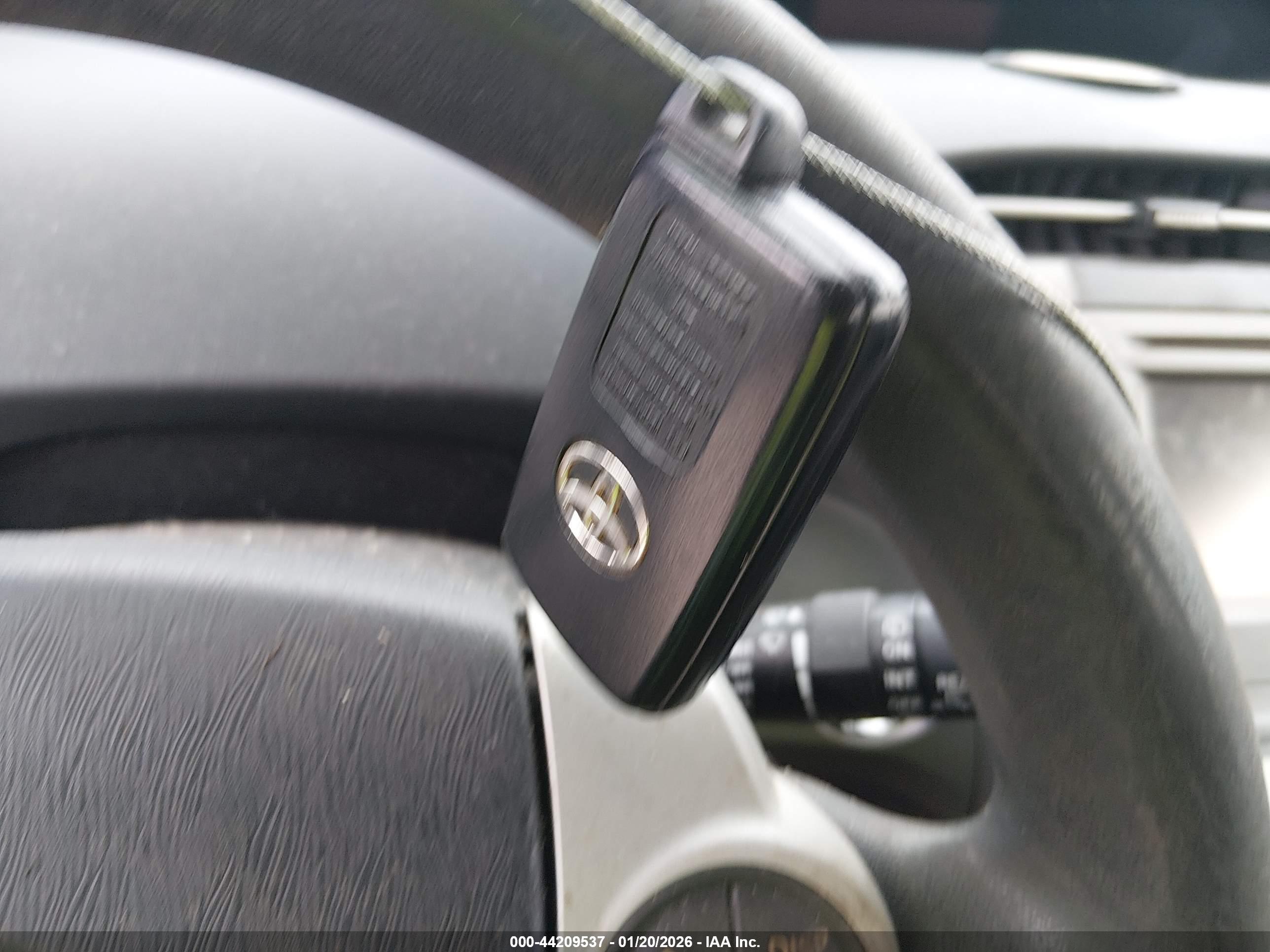 TOYOTA PRIUS image 11