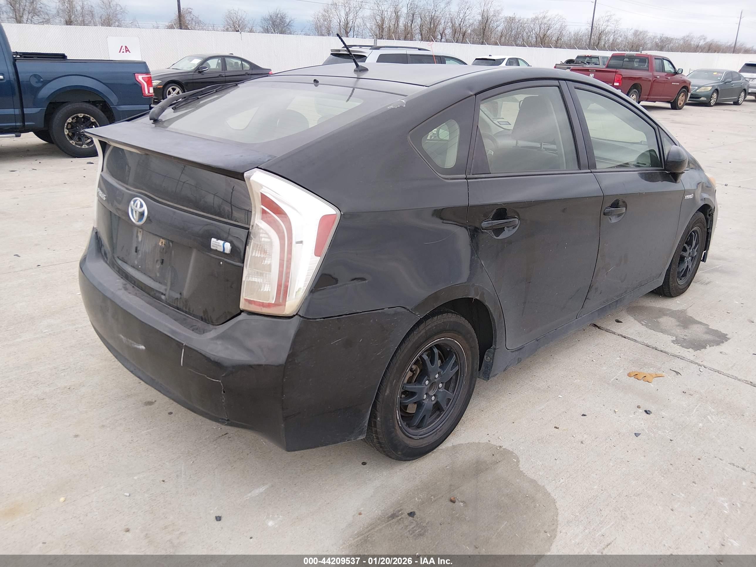 TOYOTA PRIUS image 4