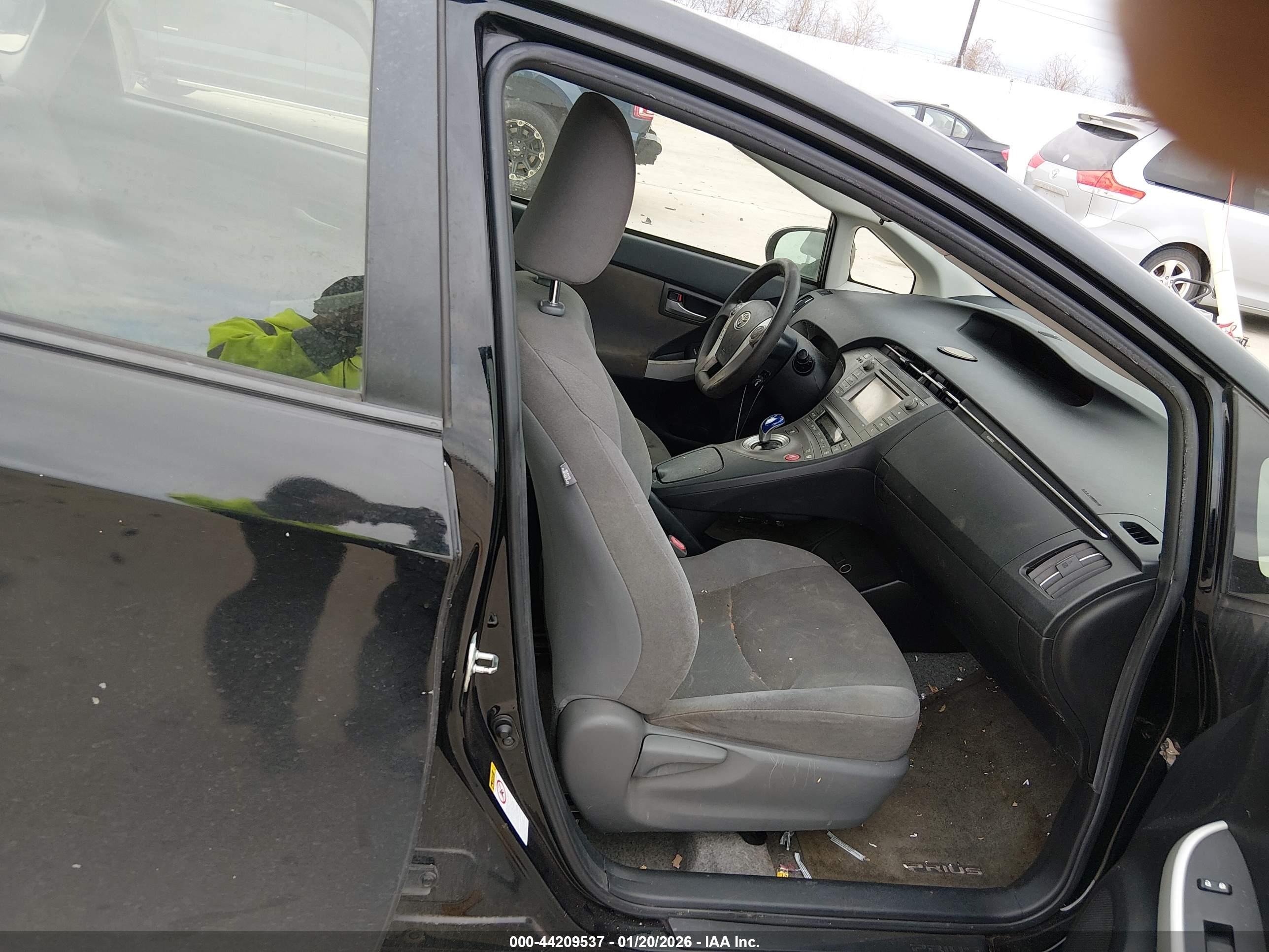 TOYOTA PRIUS image 5