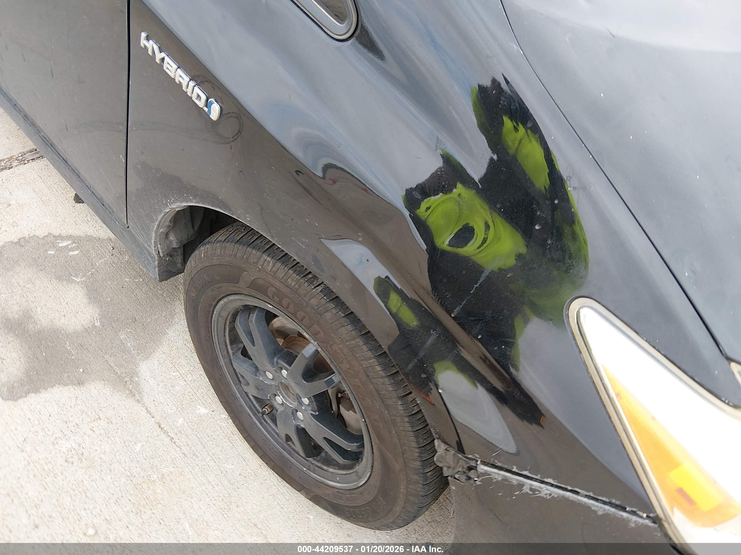 TOYOTA PRIUS image 6