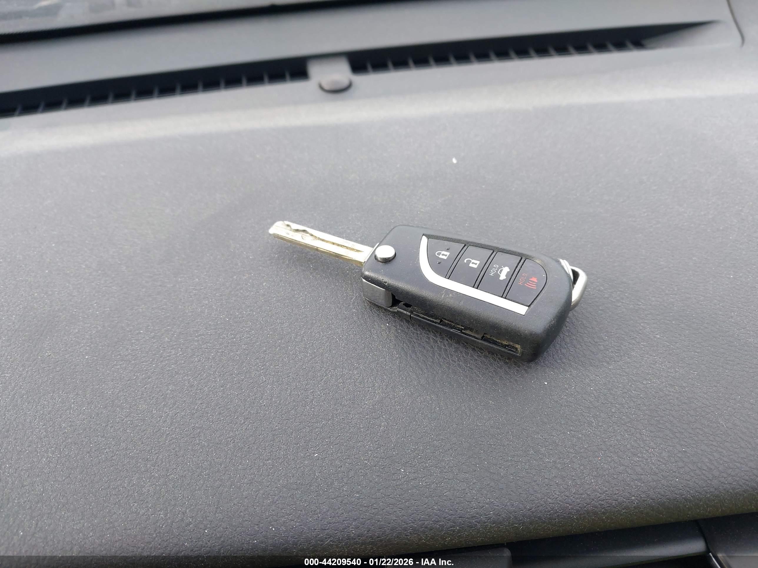TOYOTA CAMRY image 11