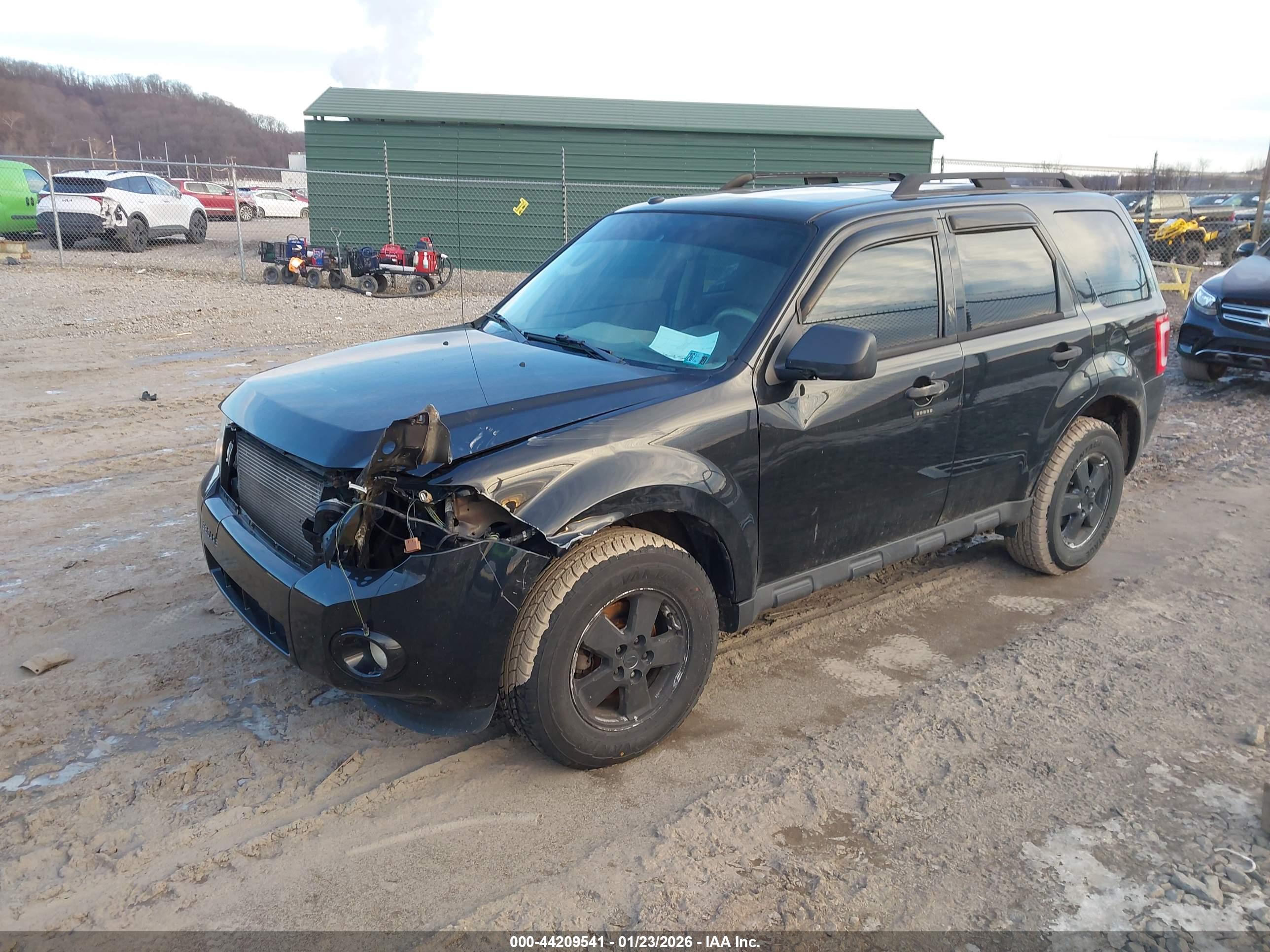 FORD ESCAPE image 2