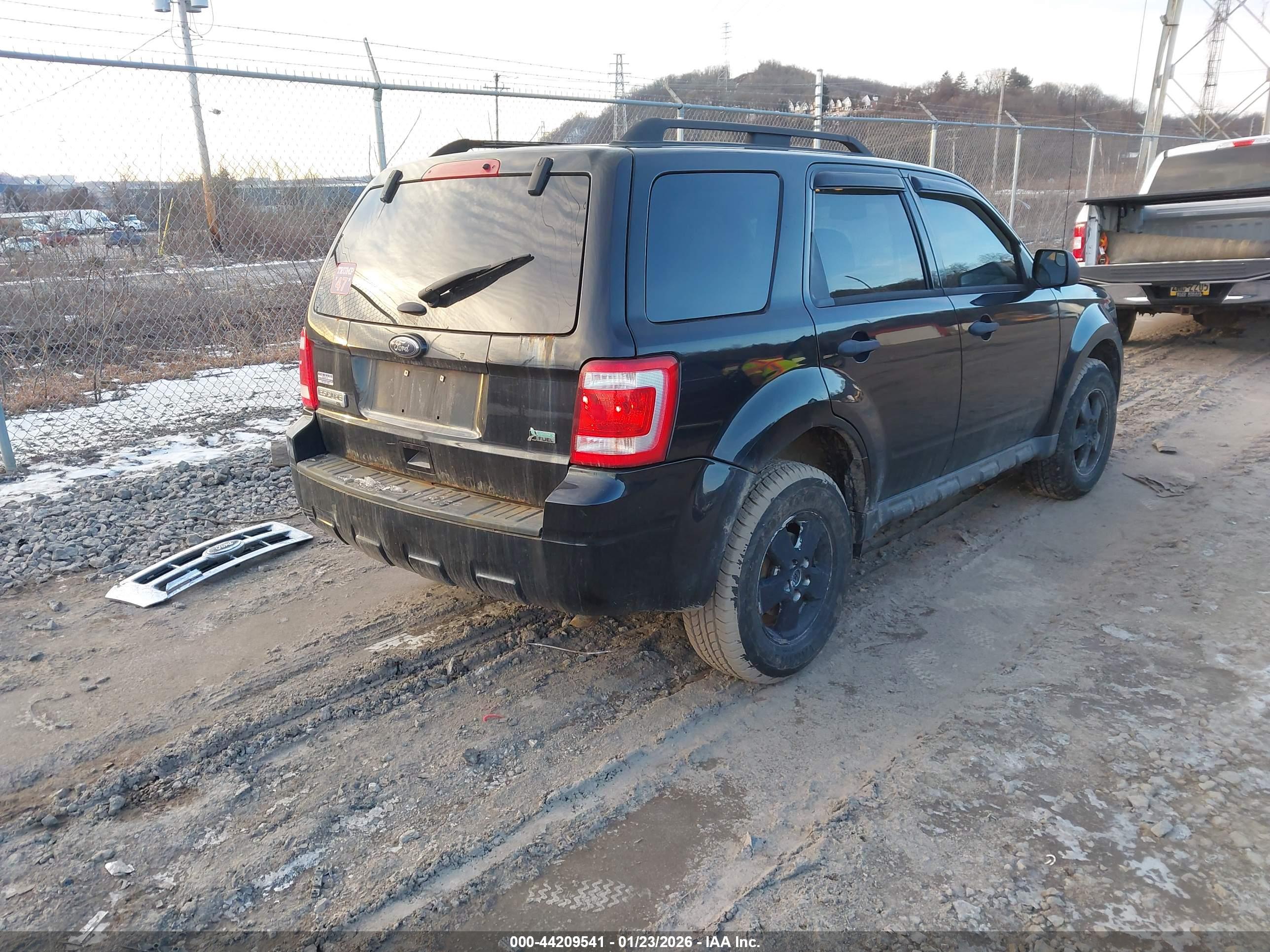 FORD ESCAPE image 4